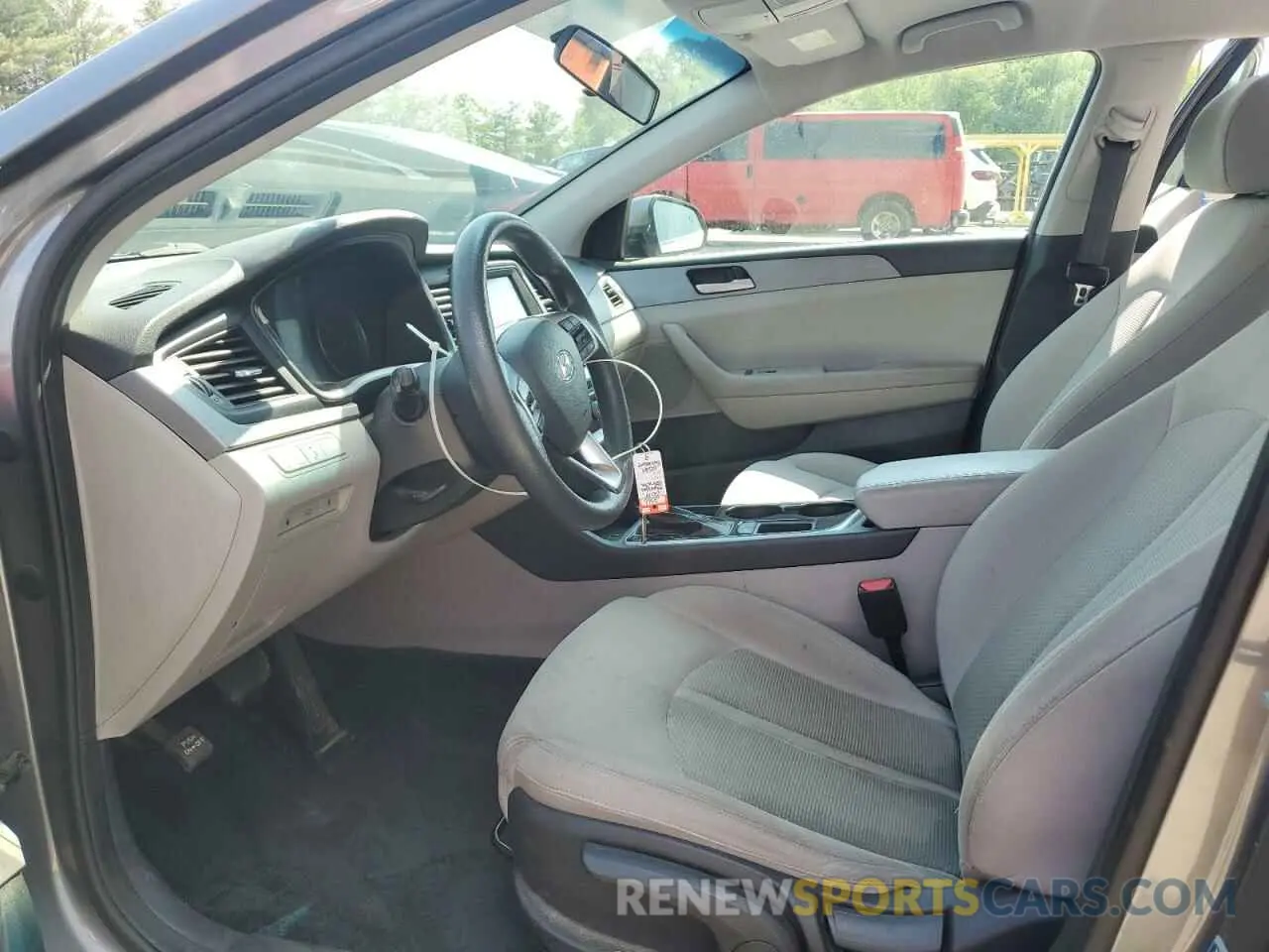 7 Photograph of a damaged car 5NPE24AF5KH772316 HYUNDAI SONATA 2019