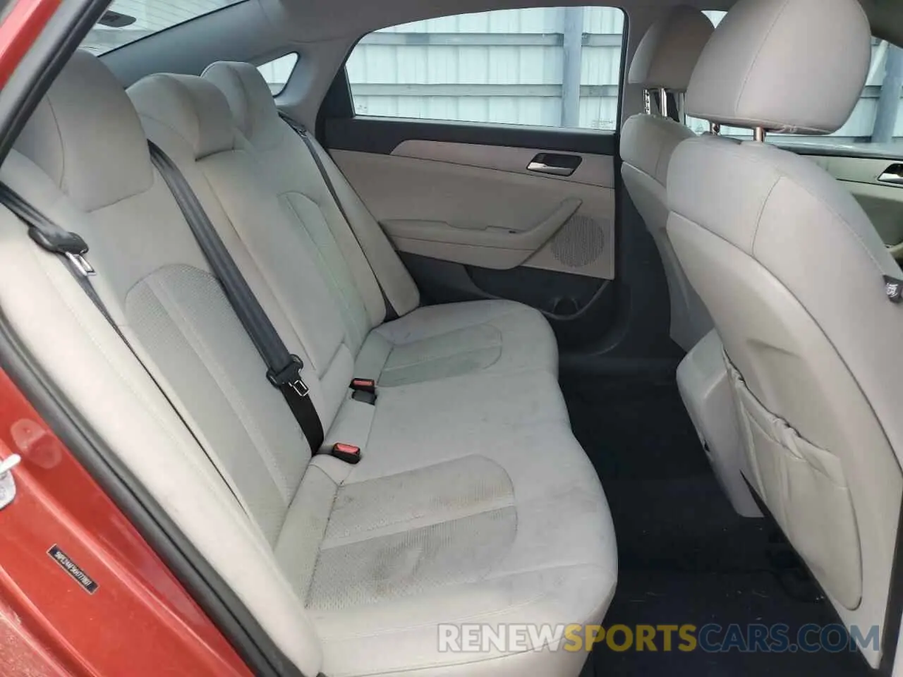 10 Photograph of a damaged car 5NPE24AF5KH777807 HYUNDAI SONATA 2019
