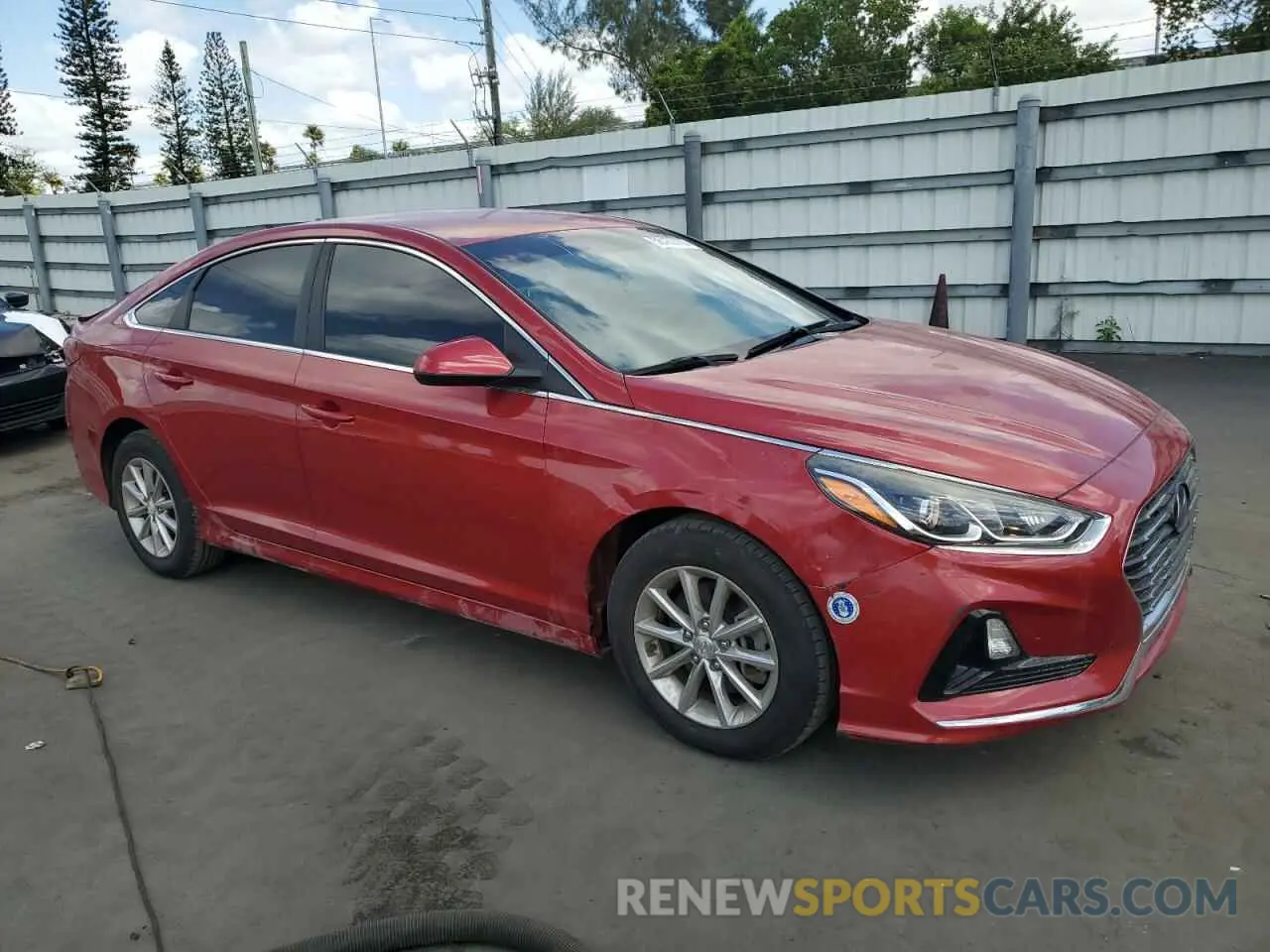 4 Photograph of a damaged car 5NPE24AF5KH777807 HYUNDAI SONATA 2019