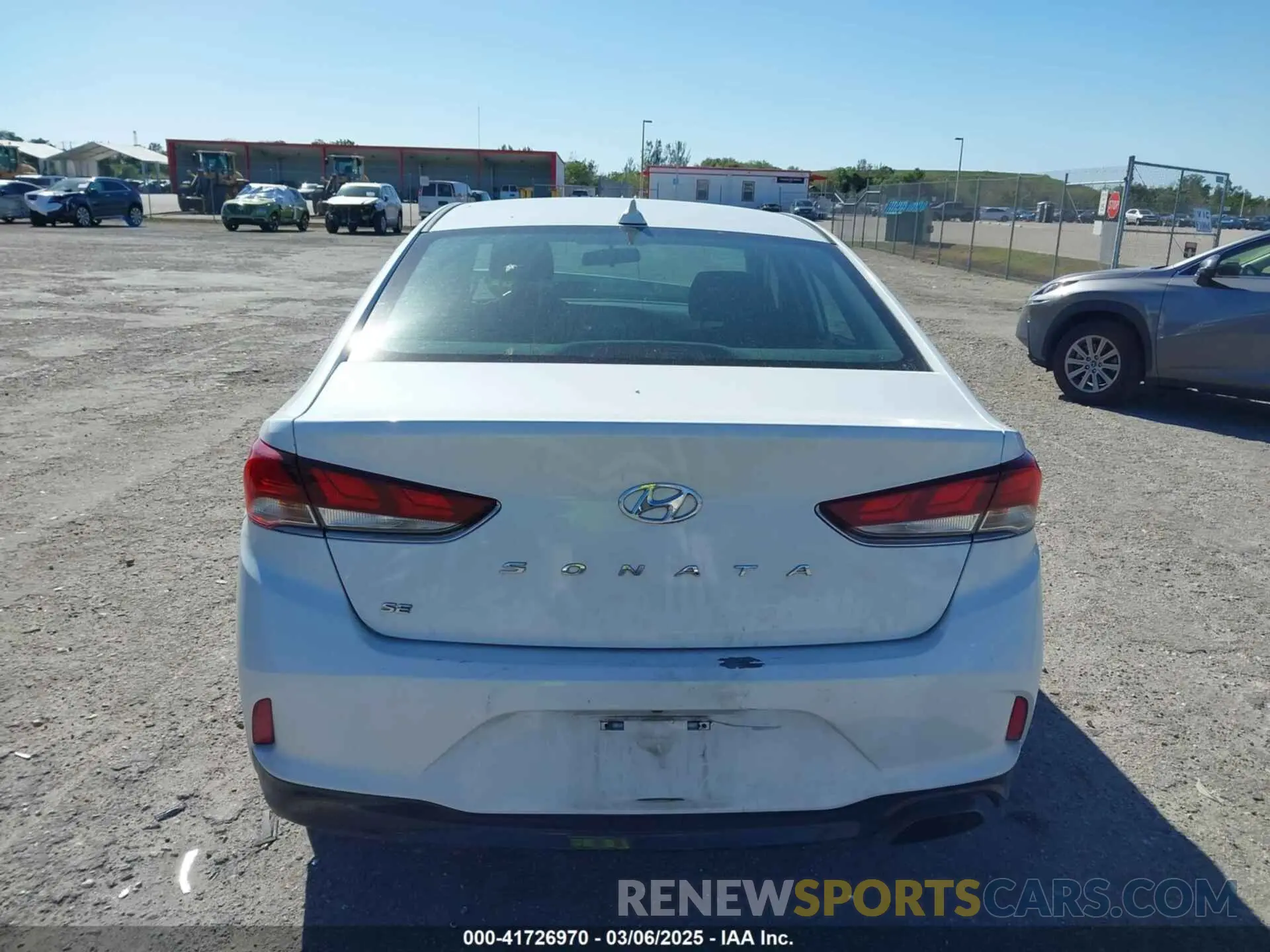 16 Photograph of a damaged car 5NPE24AF5KH787107 HYUNDAI SONATA 2019