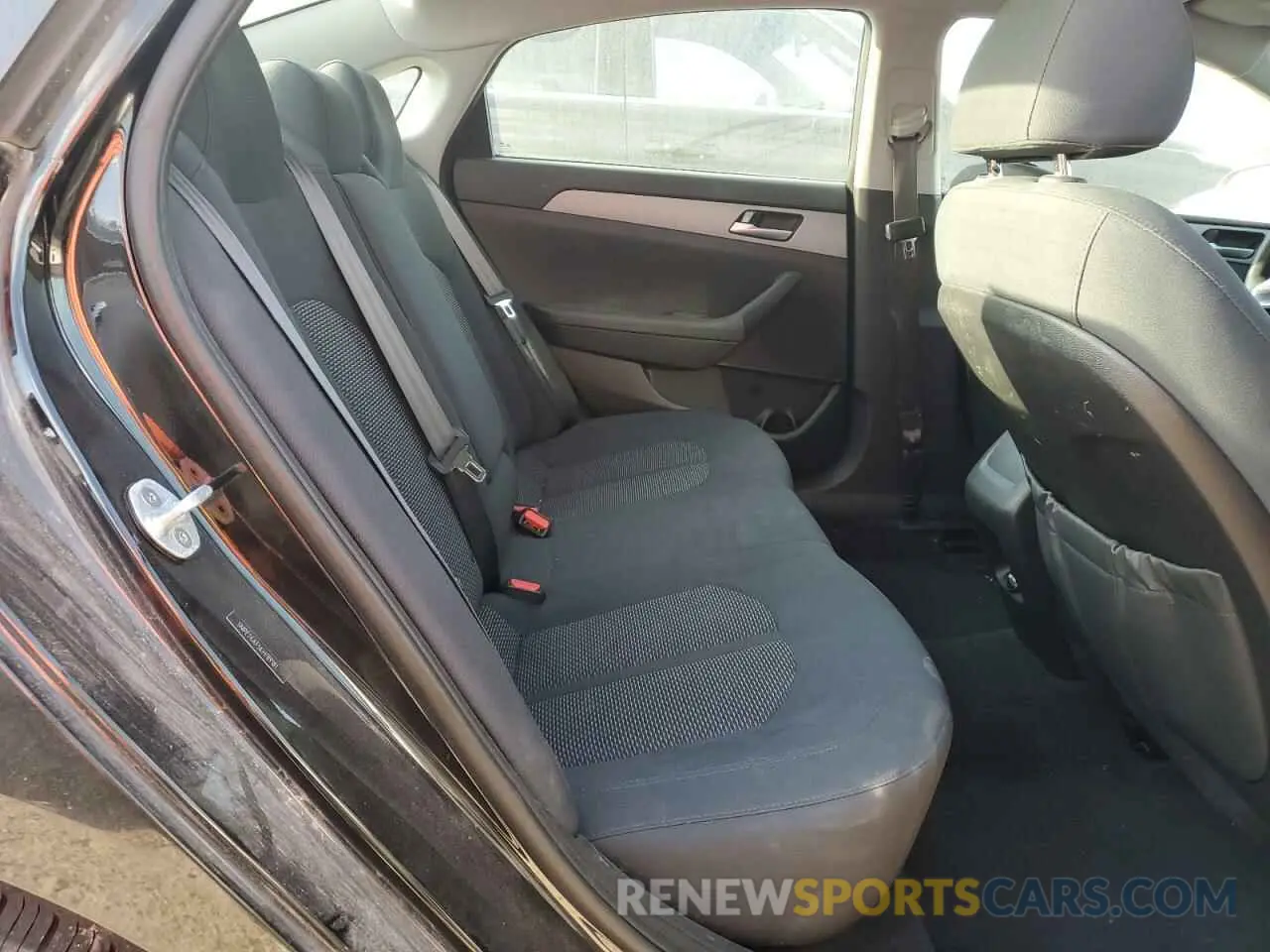 10 Photograph of a damaged car 5NPE24AF5KH789181 HYUNDAI SONATA 2019