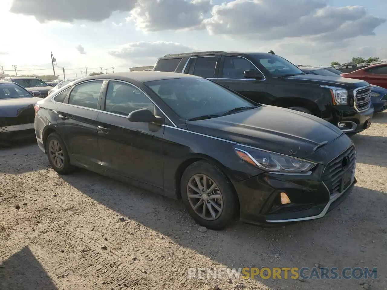 4 Photograph of a damaged car 5NPE24AF5KH789181 HYUNDAI SONATA 2019