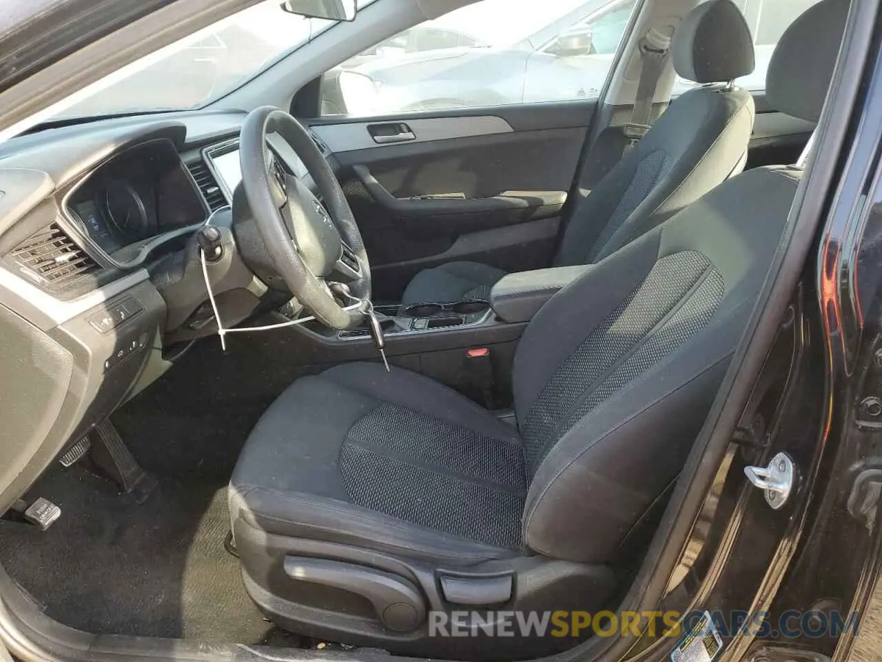 7 Photograph of a damaged car 5NPE24AF5KH789181 HYUNDAI SONATA 2019