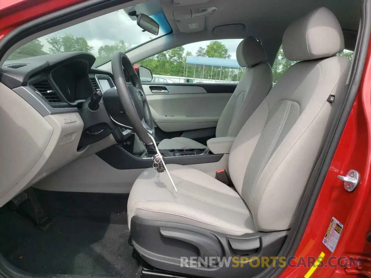 7 Photograph of a damaged car 5NPE24AF5KH796325 HYUNDAI SONATA 2019