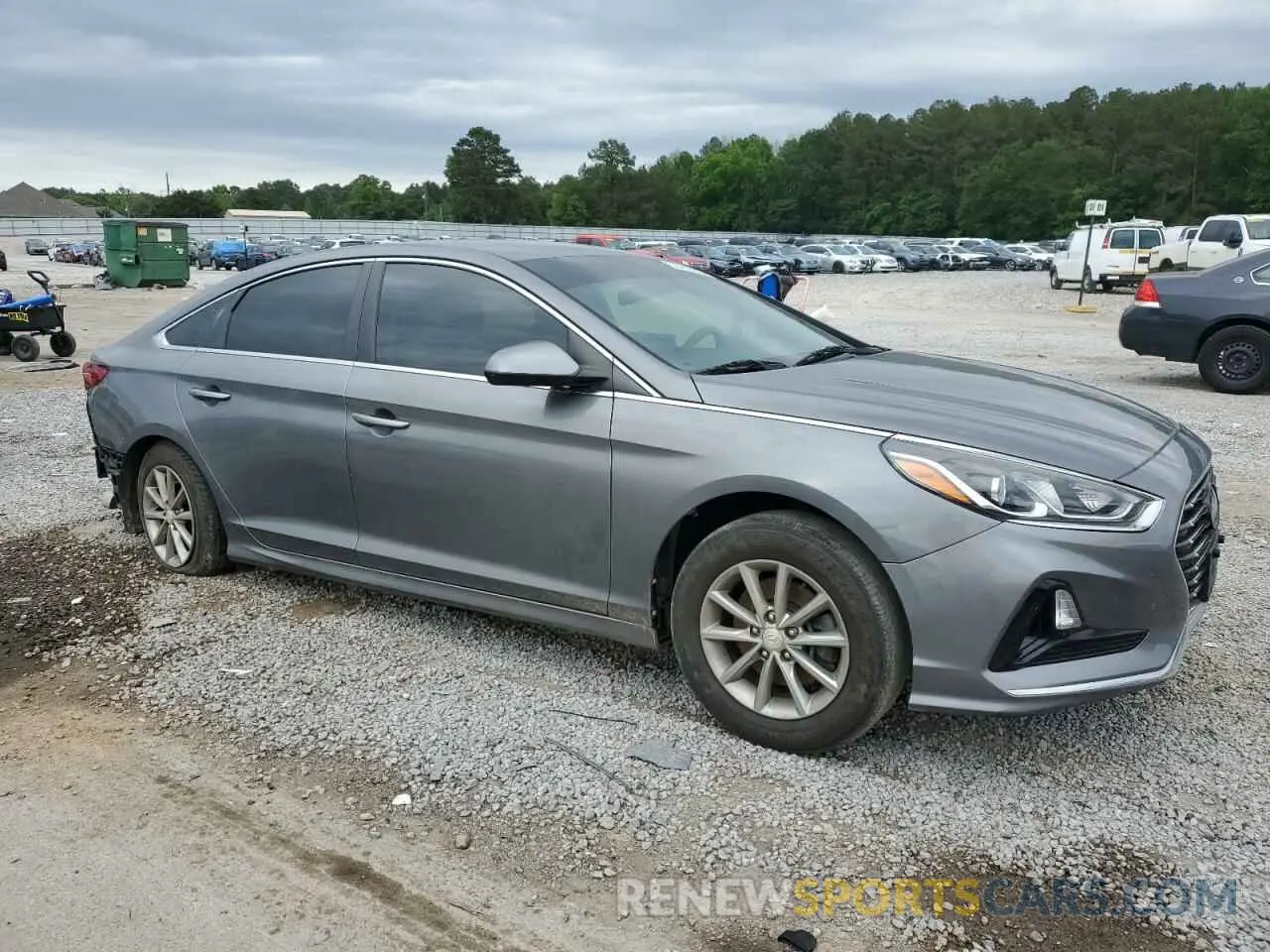 4 Photograph of a damaged car 5NPE24AF5KH801300 HYUNDAI SONATA 2019