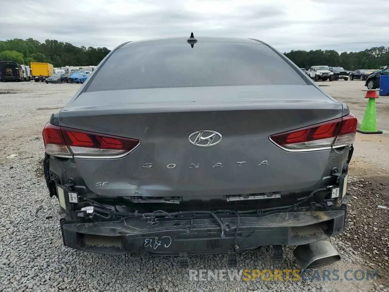 6 Photograph of a damaged car 5NPE24AF5KH801300 HYUNDAI SONATA 2019