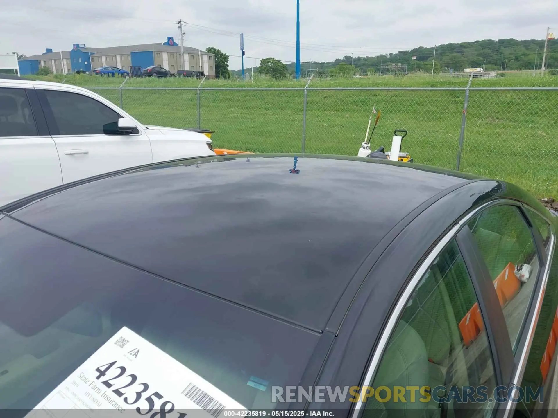 6 Photograph of a damaged car 5NPE24AF5KH805900 HYUNDAI SONATA 2019