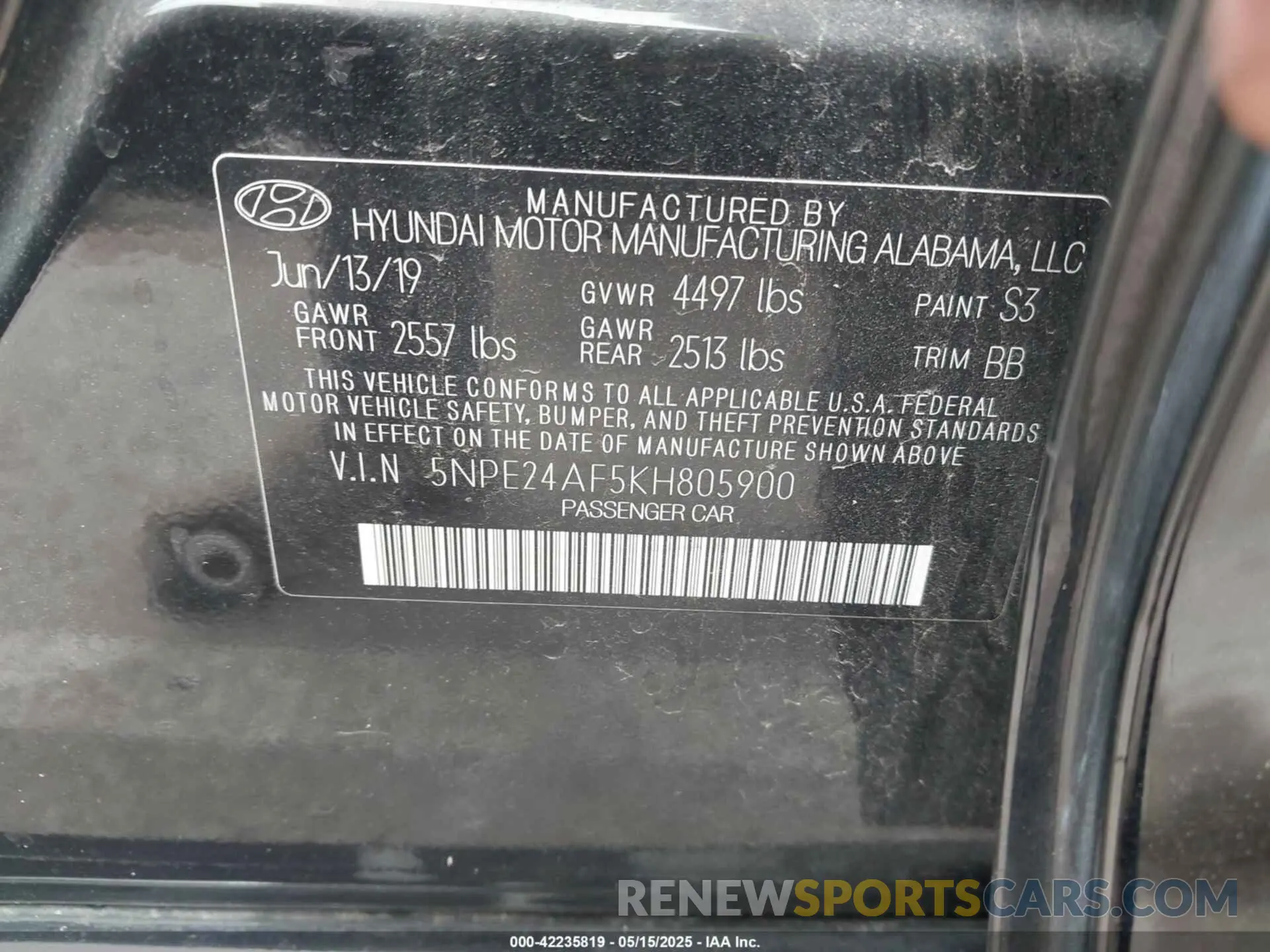 9 Photograph of a damaged car 5NPE24AF5KH805900 HYUNDAI SONATA 2019