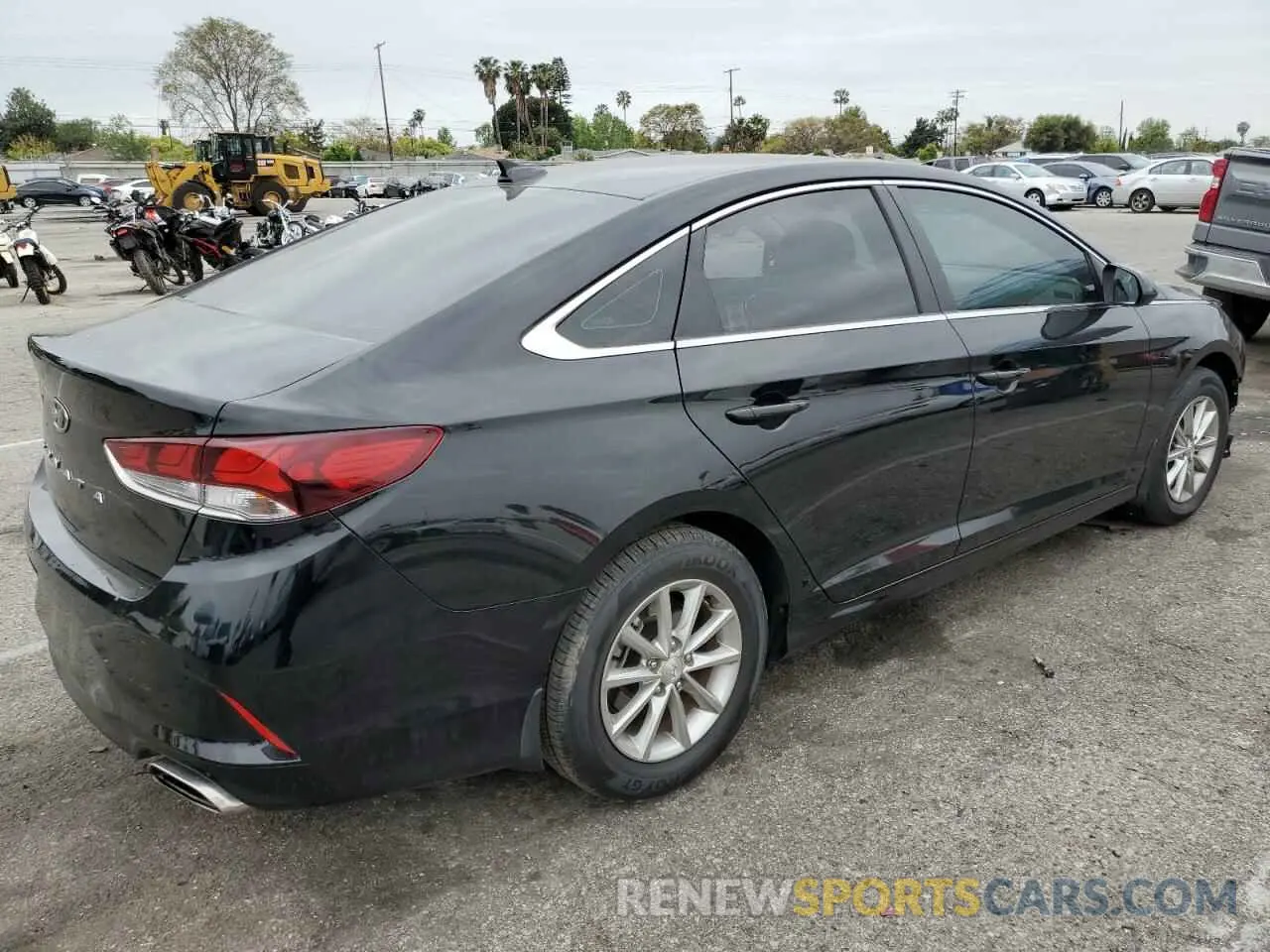 3 Photograph of a damaged car 5NPE24AF5KH806898 HYUNDAI SONATA 2019