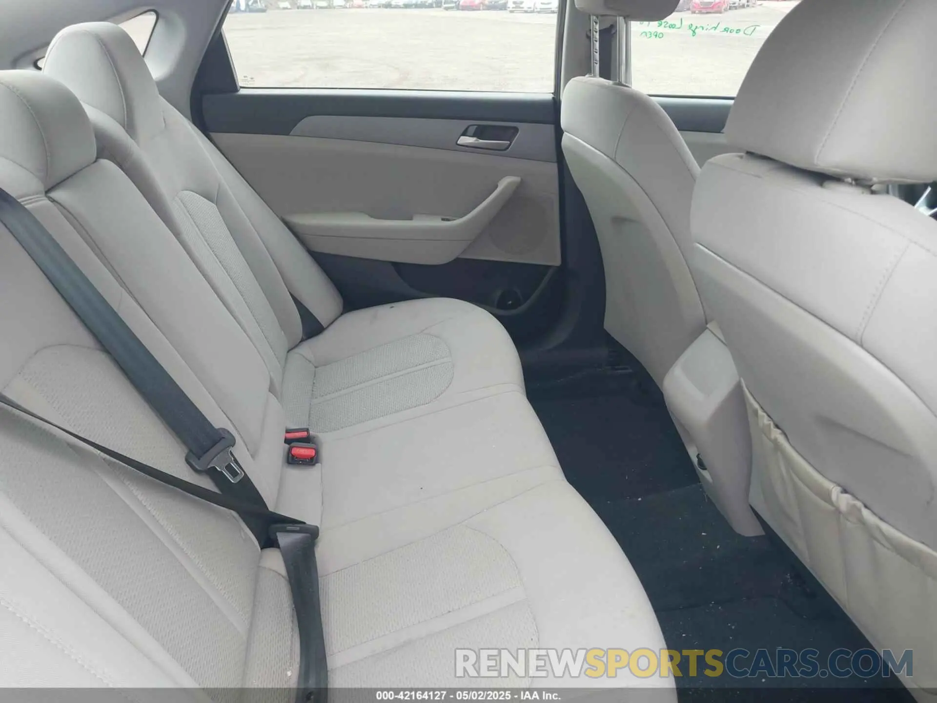 8 Photograph of a damaged car 5NPE24AF6KH726851 HYUNDAI SONATA 2019