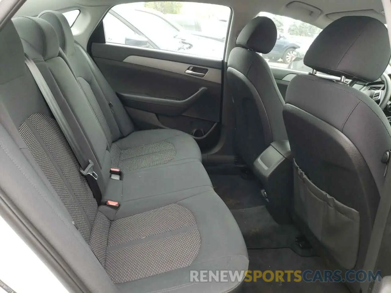 10 Photograph of a damaged car 5NPE24AF6KH737736 HYUNDAI SONATA 2019
