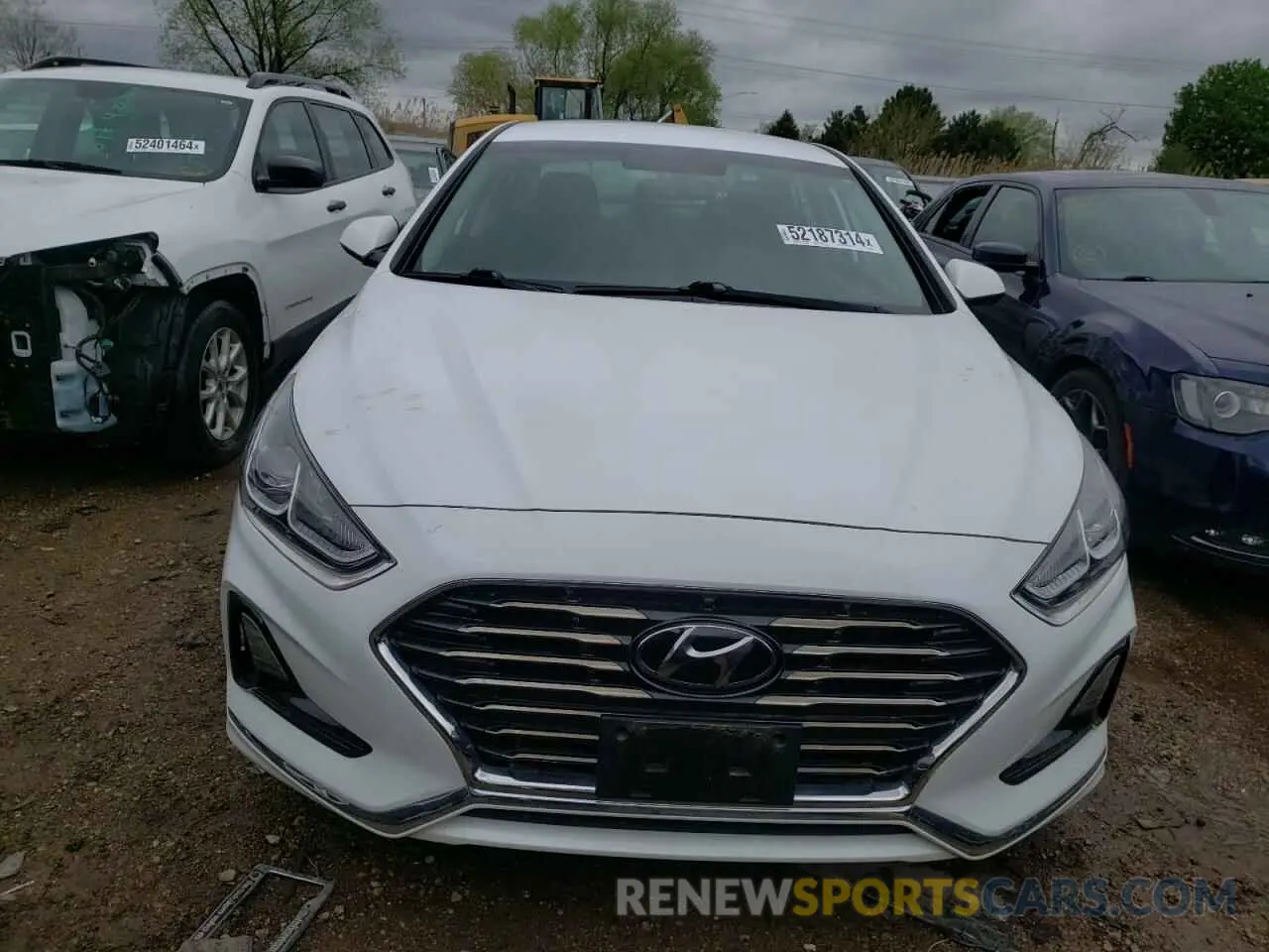 5 Photograph of a damaged car 5NPE24AF6KH737736 HYUNDAI SONATA 2019
