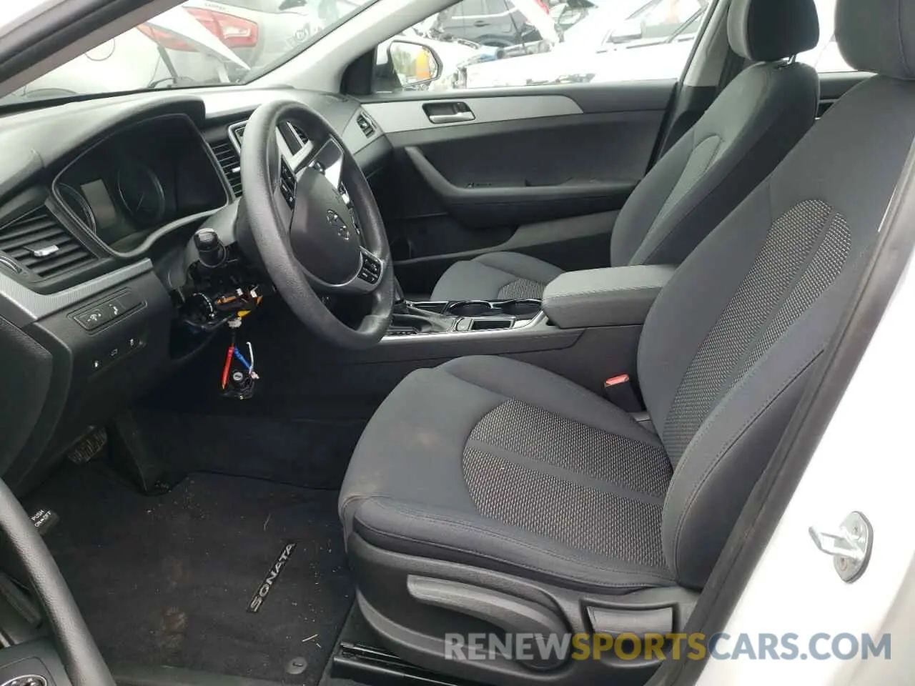 7 Photograph of a damaged car 5NPE24AF6KH737736 HYUNDAI SONATA 2019