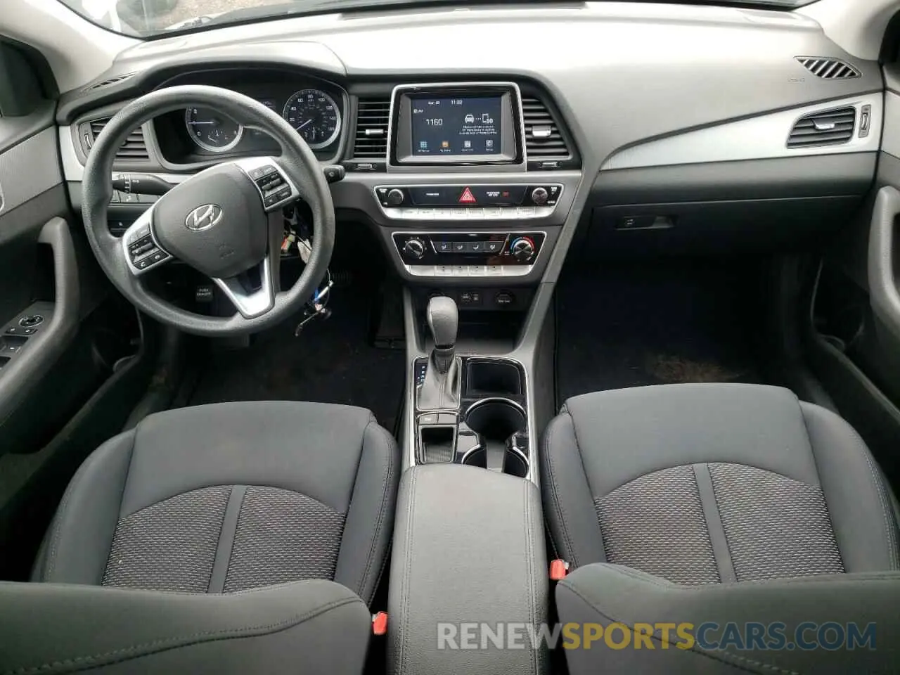 8 Photograph of a damaged car 5NPE24AF6KH737736 HYUNDAI SONATA 2019