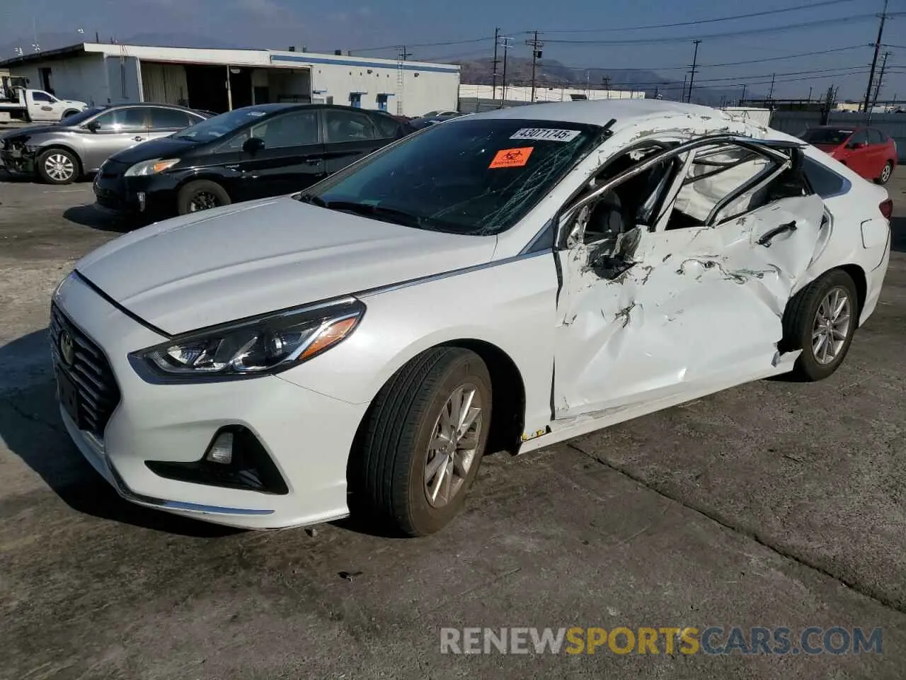 1 Photograph of a damaged car 5NPE24AF6KH740006 HYUNDAI SONATA 2019