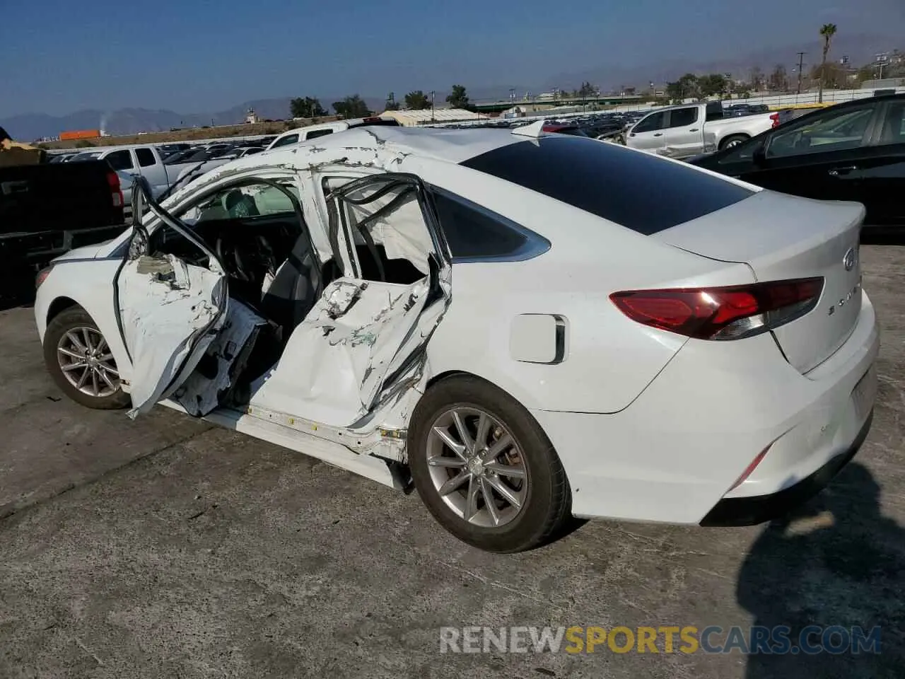 2 Photograph of a damaged car 5NPE24AF6KH740006 HYUNDAI SONATA 2019