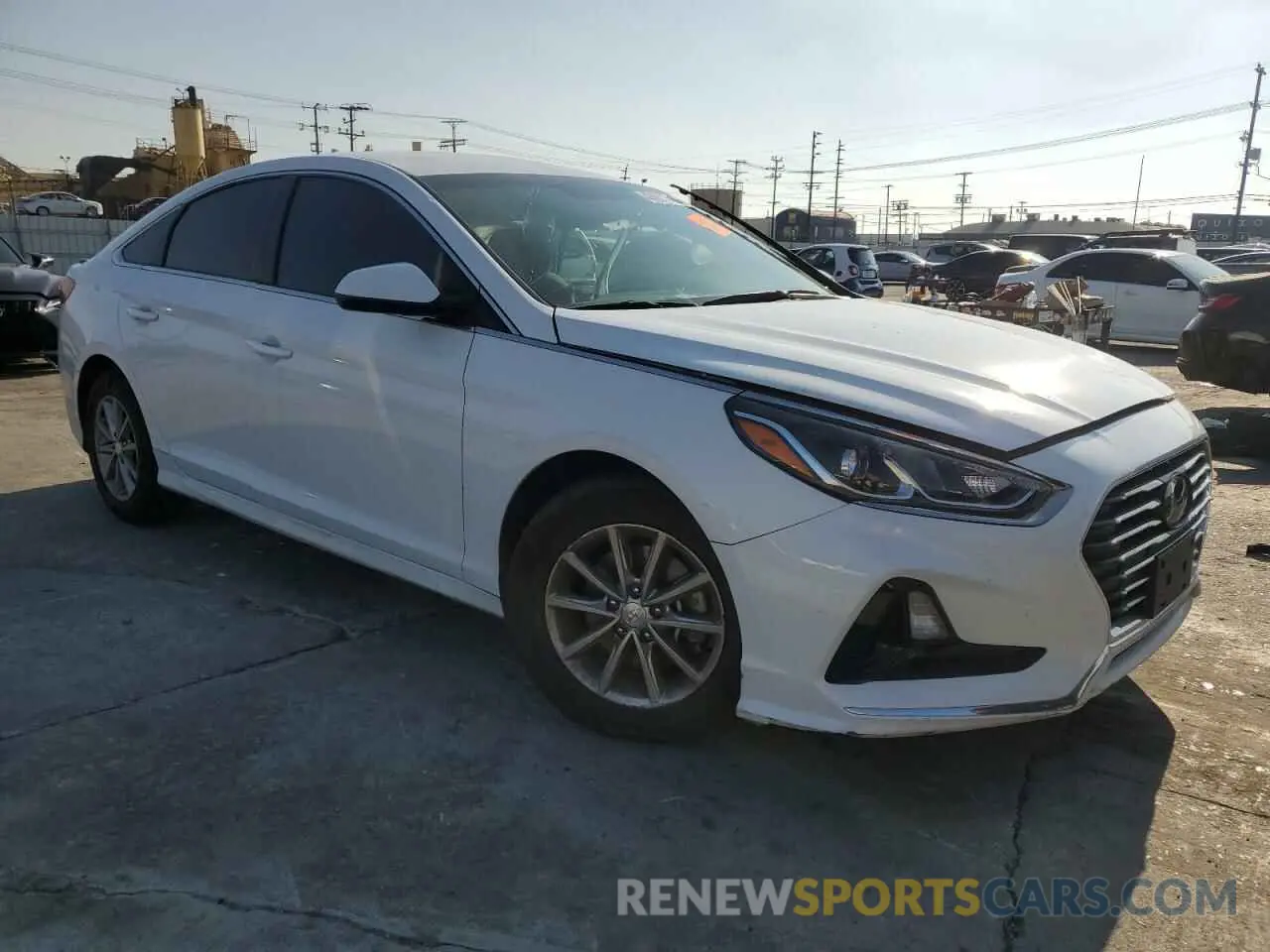 4 Photograph of a damaged car 5NPE24AF6KH740006 HYUNDAI SONATA 2019