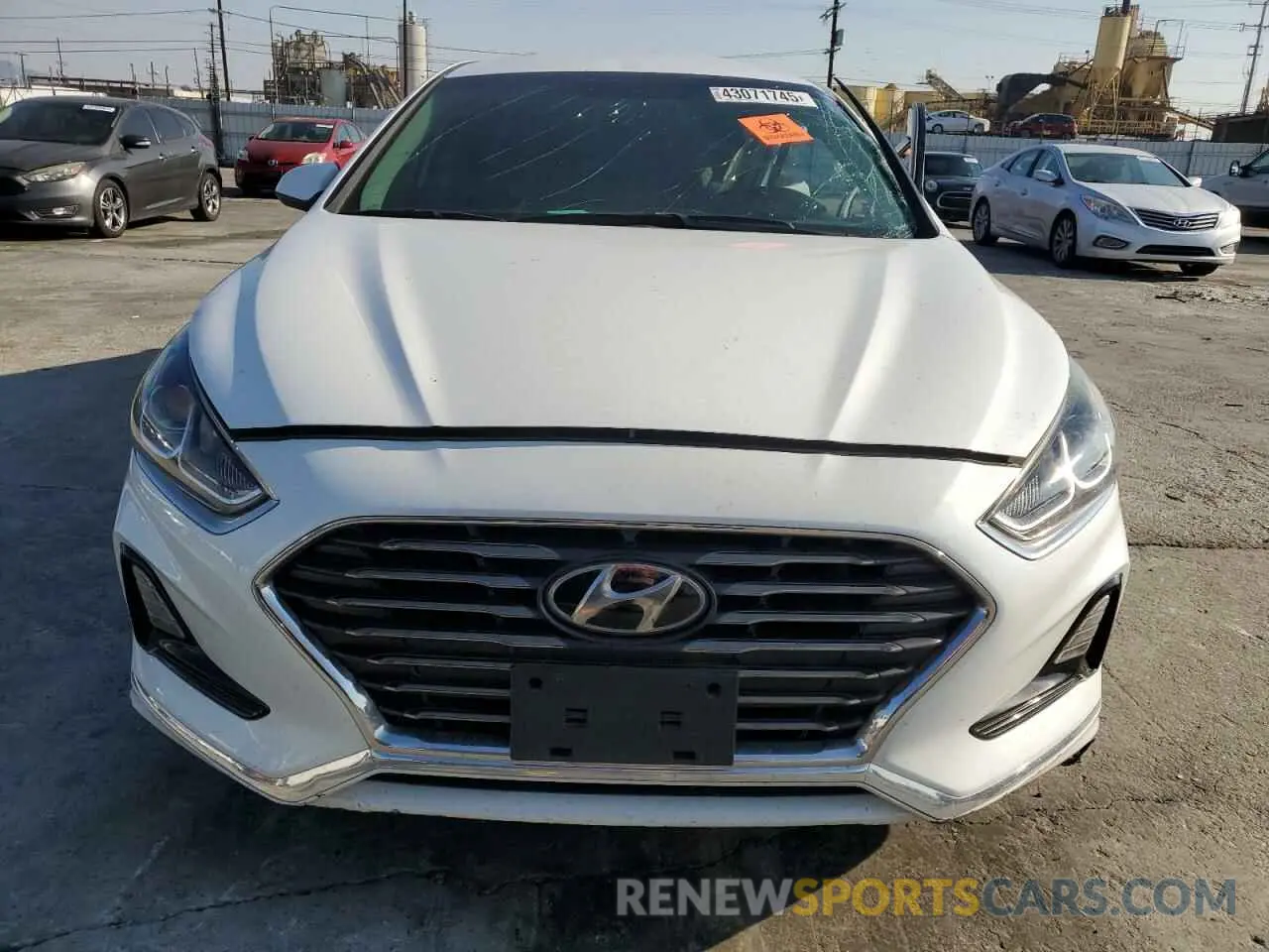 5 Photograph of a damaged car 5NPE24AF6KH740006 HYUNDAI SONATA 2019
