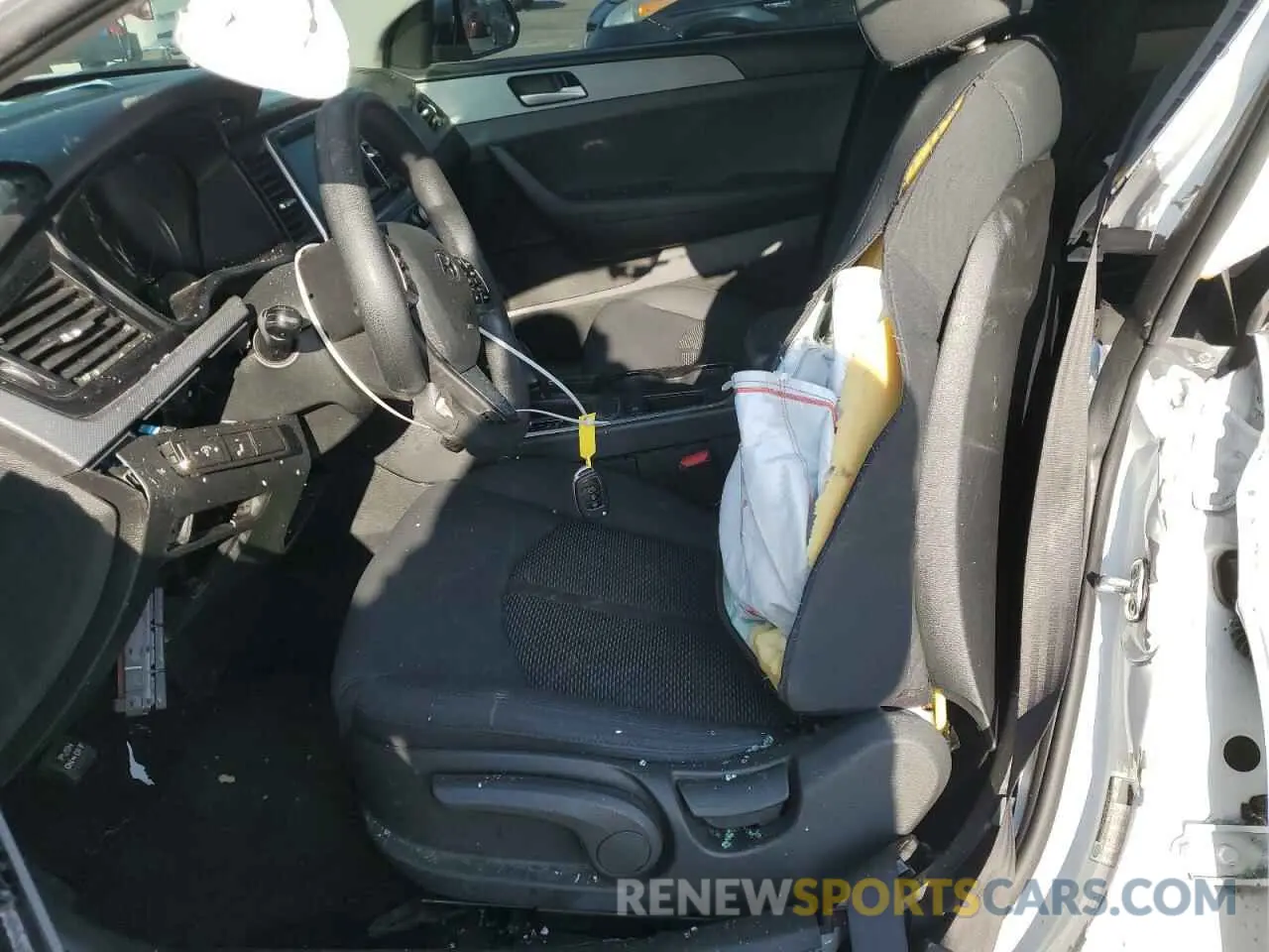 7 Photograph of a damaged car 5NPE24AF6KH740006 HYUNDAI SONATA 2019