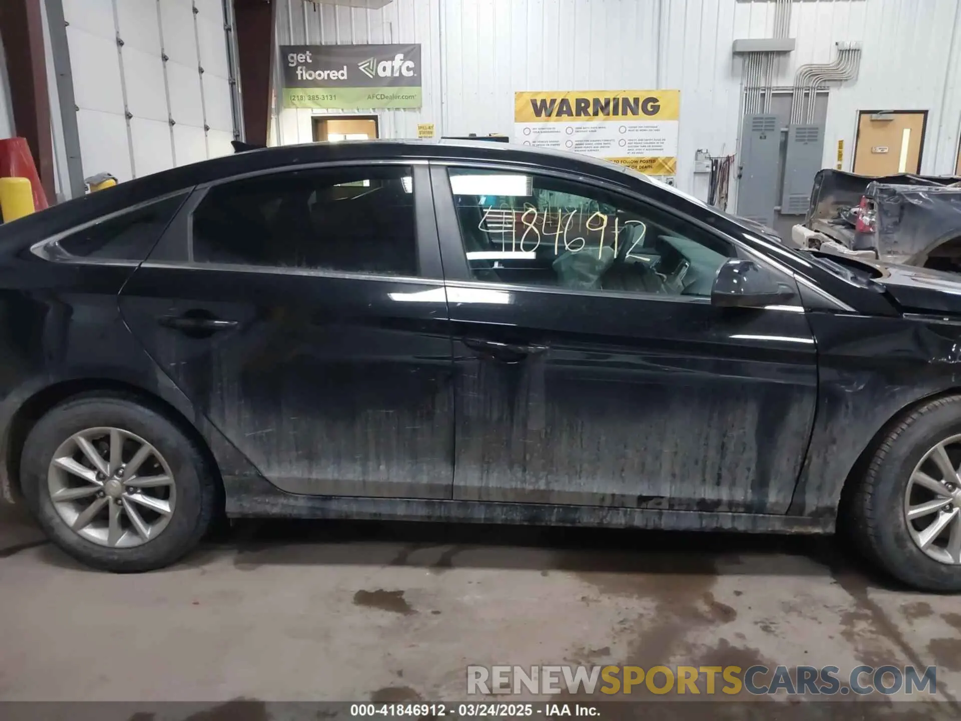 14 Photograph of a damaged car 5NPE24AF6KH741494 HYUNDAI SONATA 2019