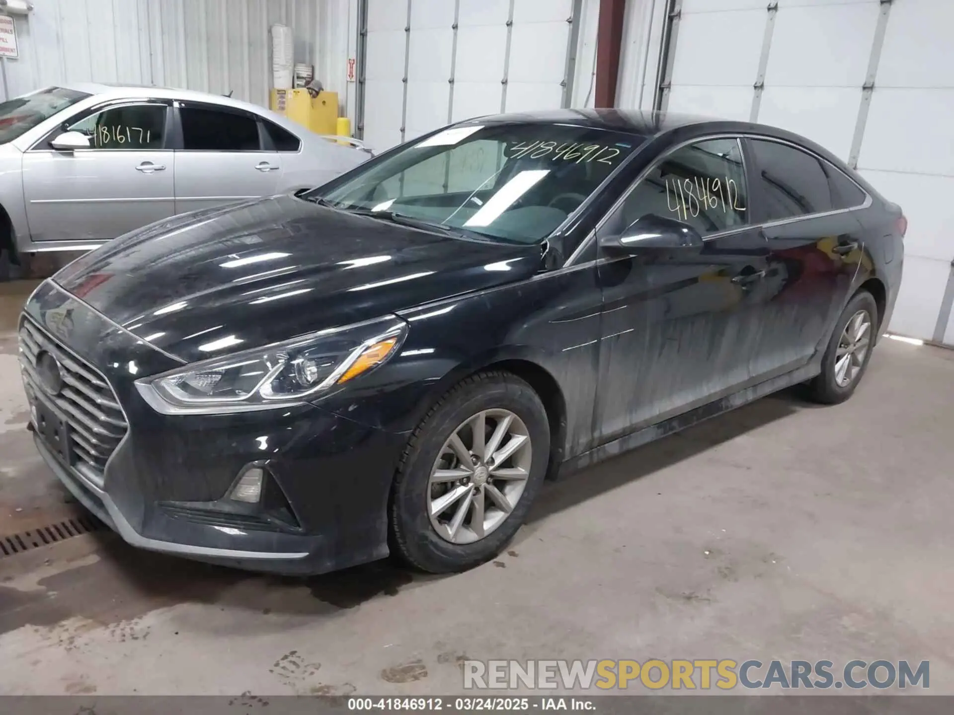 2 Photograph of a damaged car 5NPE24AF6KH741494 HYUNDAI SONATA 2019