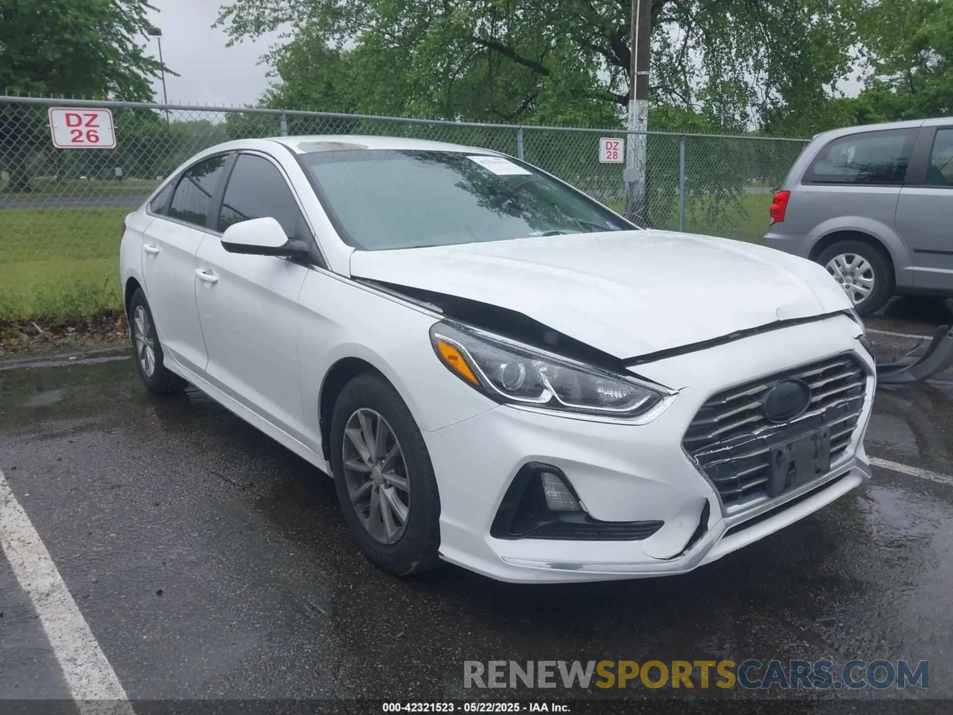 1 Photograph of a damaged car 5NPE24AF6KH741981 HYUNDAI SONATA 2019