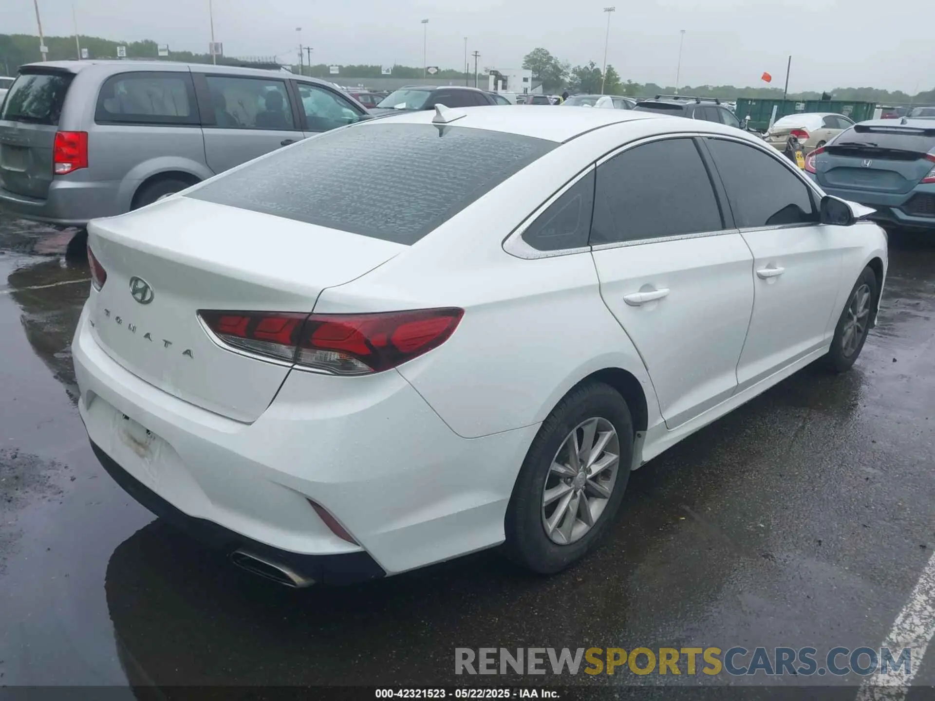 4 Photograph of a damaged car 5NPE24AF6KH741981 HYUNDAI SONATA 2019