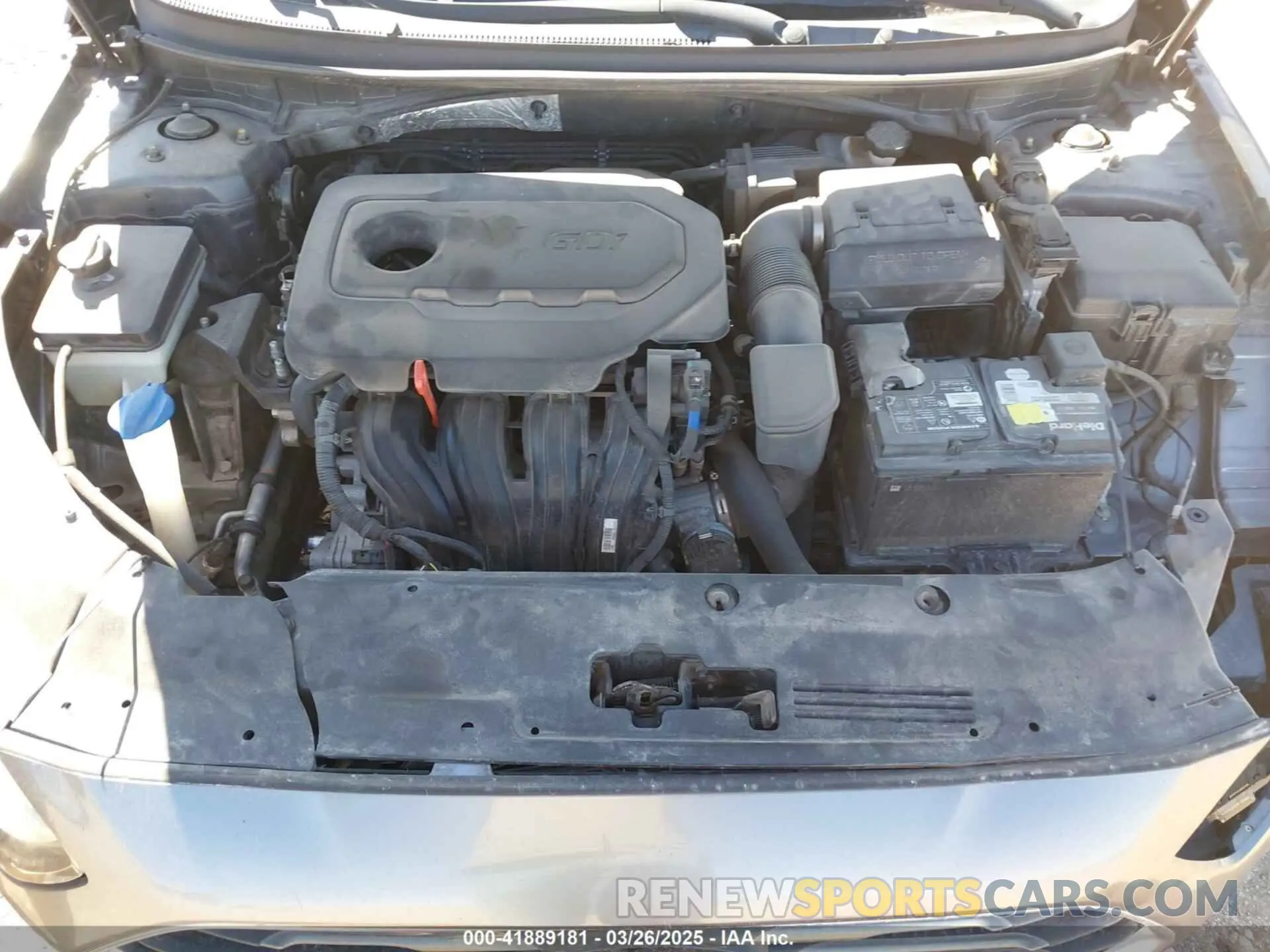 10 Photograph of a damaged car 5NPE24AF6KH743102 HYUNDAI SONATA 2019