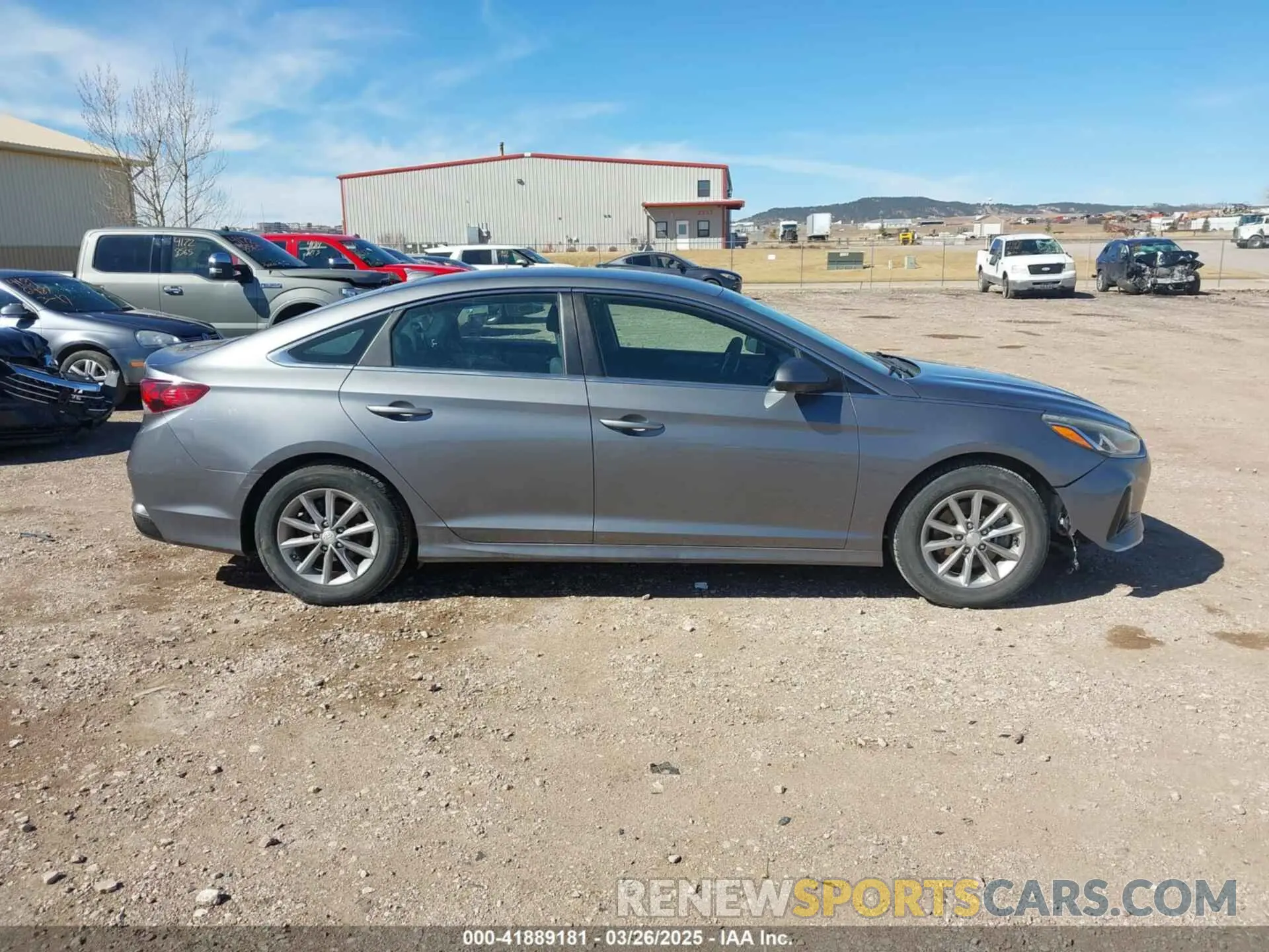 13 Photograph of a damaged car 5NPE24AF6KH743102 HYUNDAI SONATA 2019