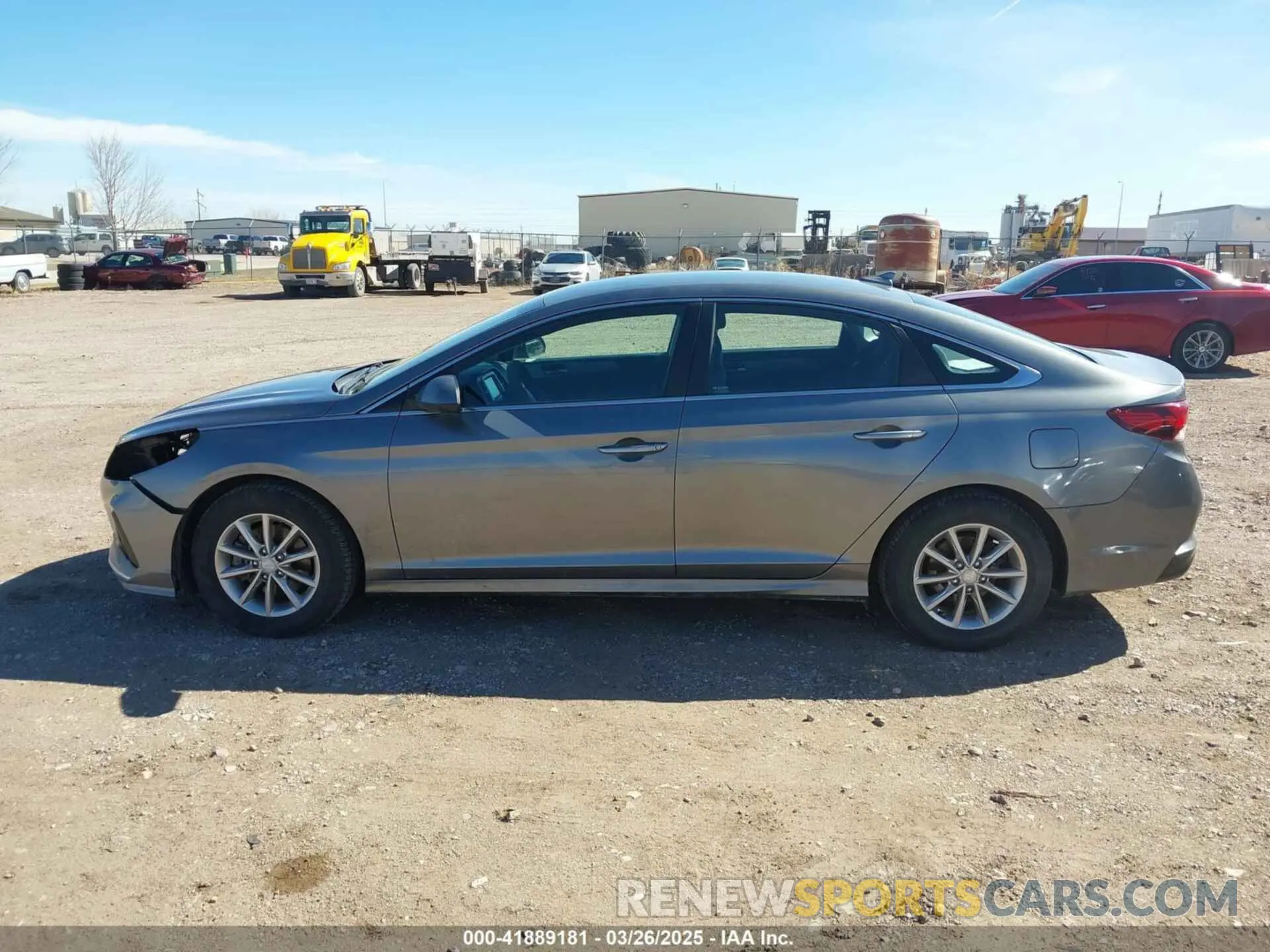 14 Photograph of a damaged car 5NPE24AF6KH743102 HYUNDAI SONATA 2019