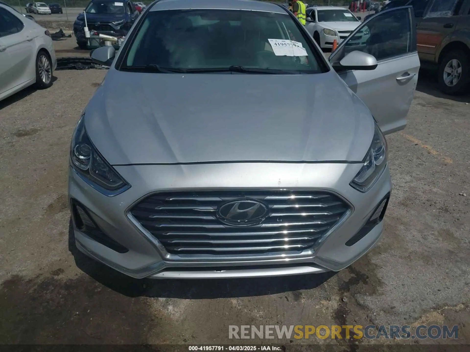 12 Photograph of a damaged car 5NPE24AF6KH746694 HYUNDAI SONATA 2019