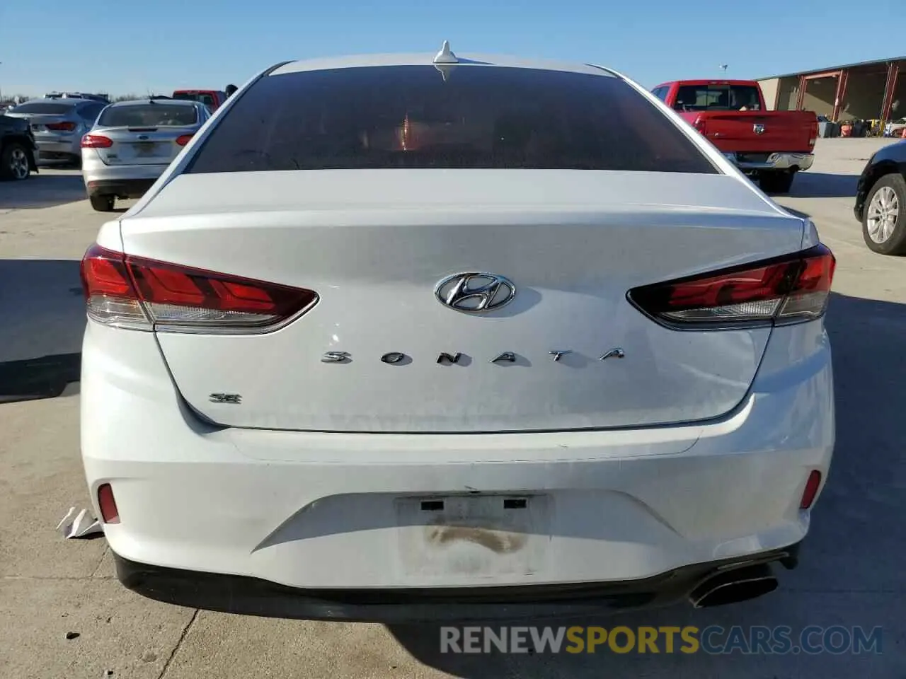 6 Photograph of a damaged car 5NPE24AF6KH748347 HYUNDAI SONATA 2019