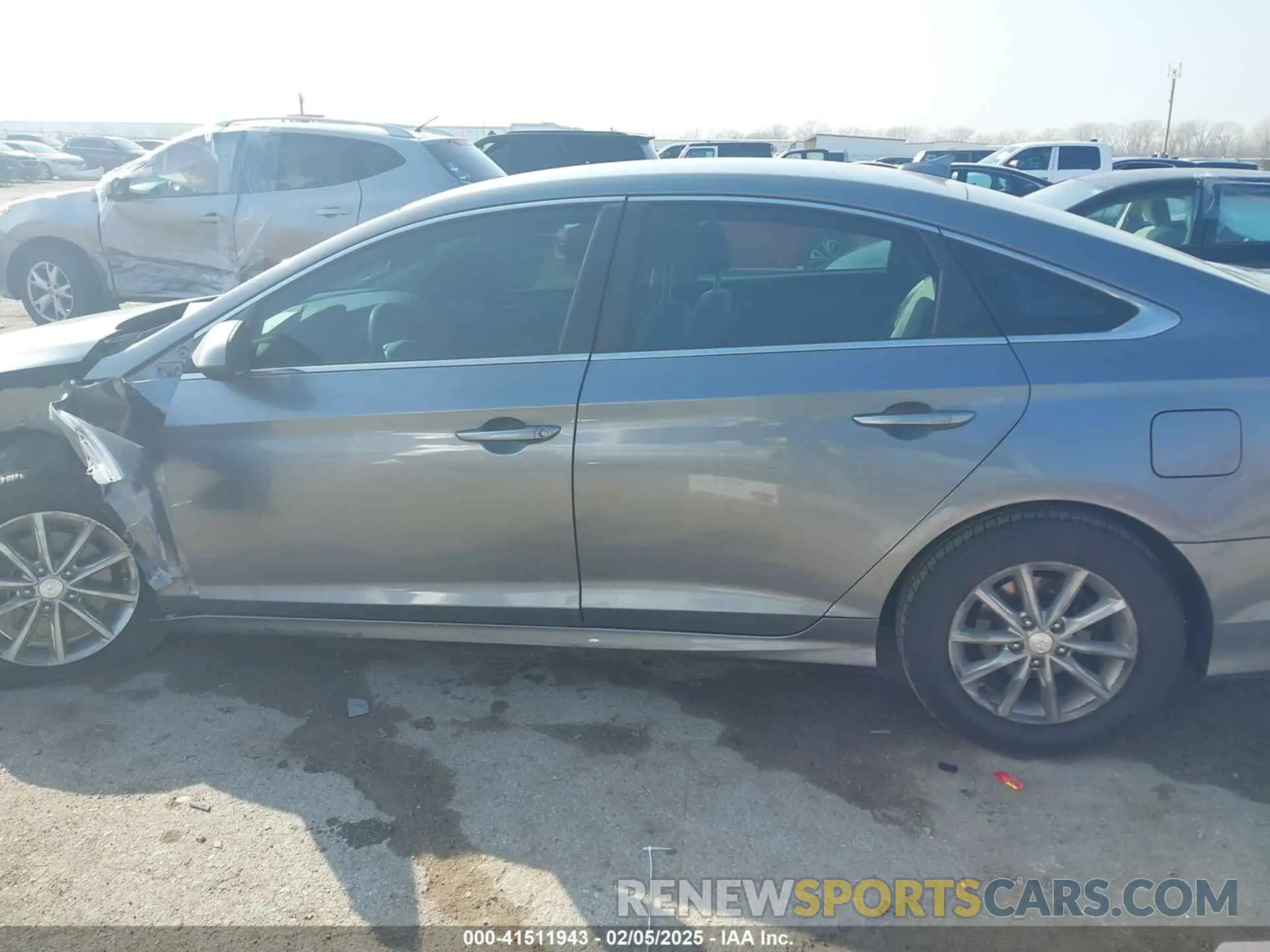 14 Photograph of a damaged car 5NPE24AF6KH750034 HYUNDAI SONATA 2019