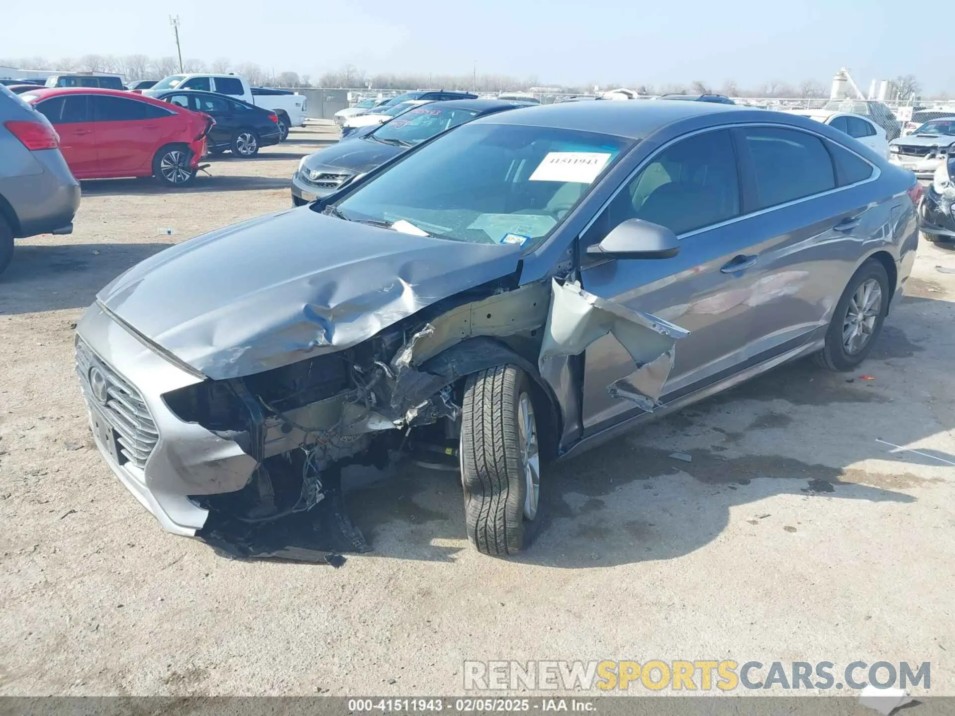 2 Photograph of a damaged car 5NPE24AF6KH750034 HYUNDAI SONATA 2019