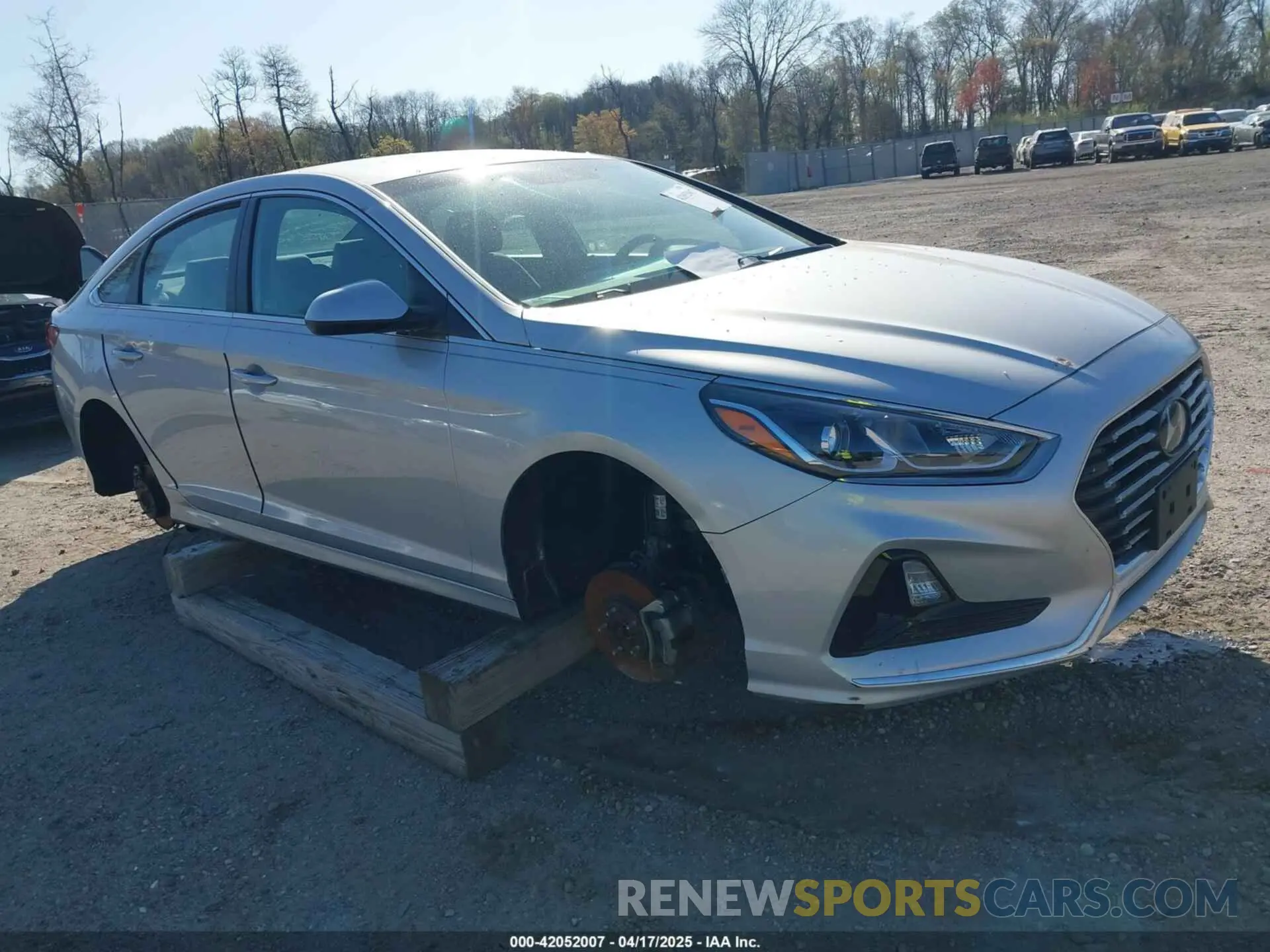 1 Photograph of a damaged car 5NPE24AF6KH750647 HYUNDAI SONATA 2019