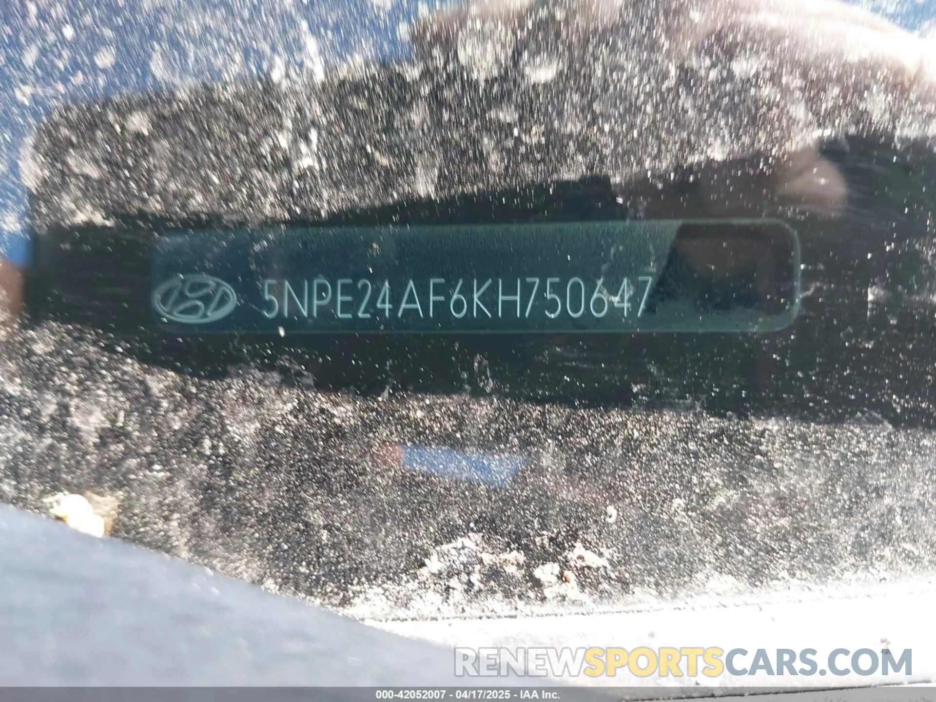 9 Photograph of a damaged car 5NPE24AF6KH750647 HYUNDAI SONATA 2019