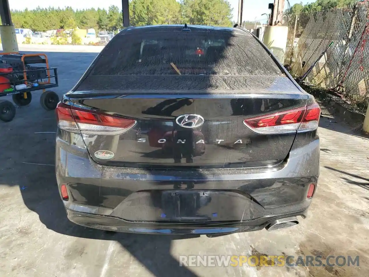 6 Photograph of a damaged car 5NPE24AF6KH752396 HYUNDAI SONATA 2019