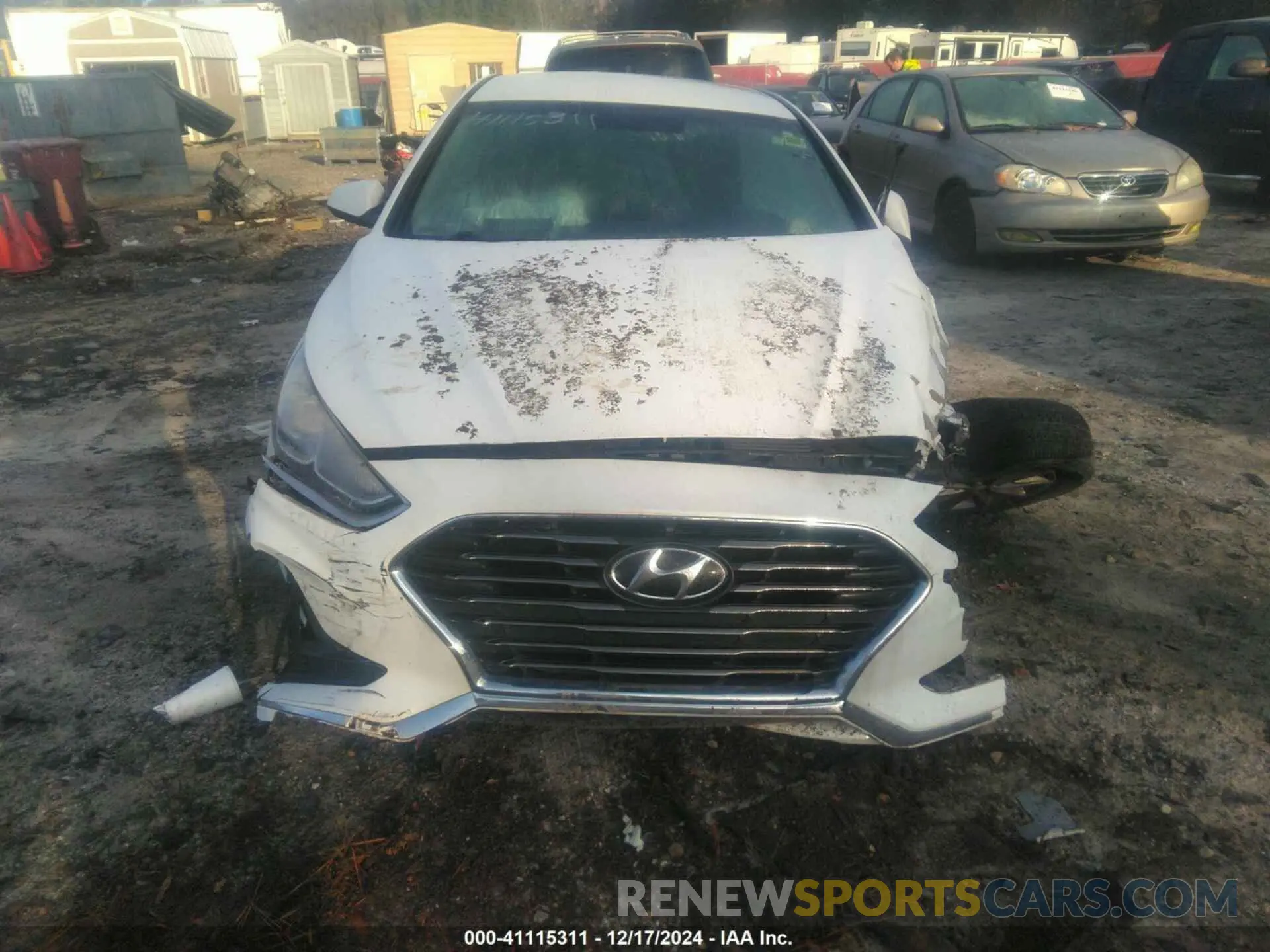11 Photograph of a damaged car 5NPE24AF6KH756335 HYUNDAI SONATA 2019