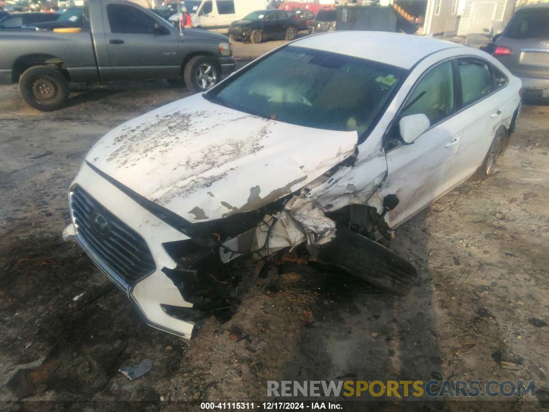 2 Photograph of a damaged car 5NPE24AF6KH756335 HYUNDAI SONATA 2019