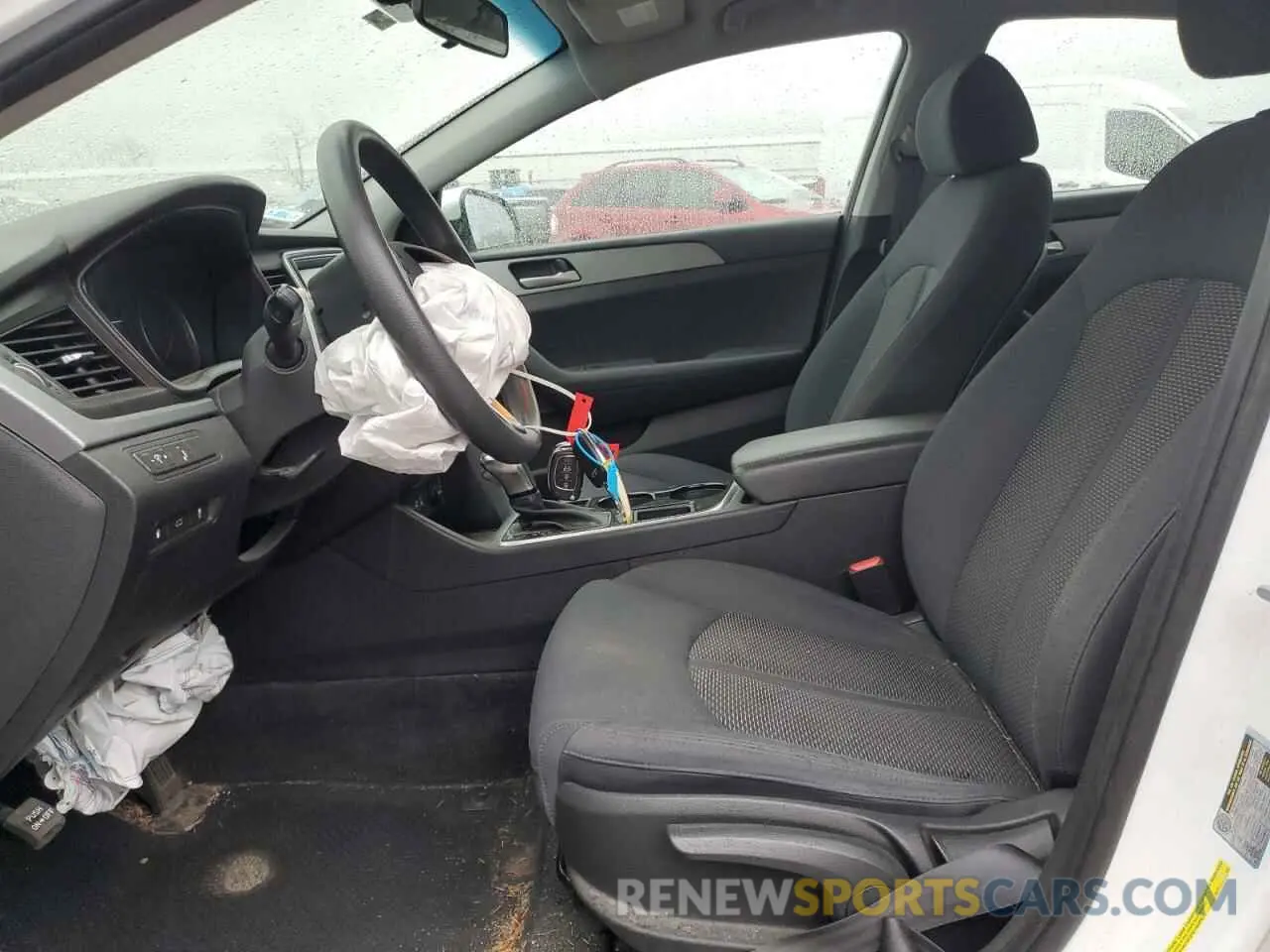 7 Photograph of a damaged car 5NPE24AF6KH756397 HYUNDAI SONATA 2019