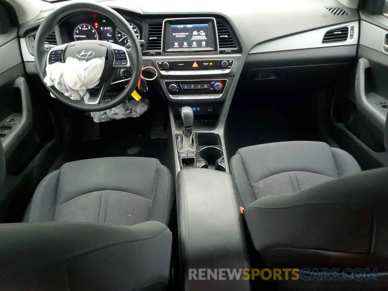 8 Photograph of a damaged car 5NPE24AF6KH756397 HYUNDAI SONATA 2019