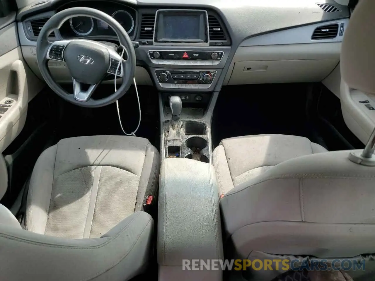 8 Photograph of a damaged car 5NPE24AF6KH776231 HYUNDAI SONATA 2019
