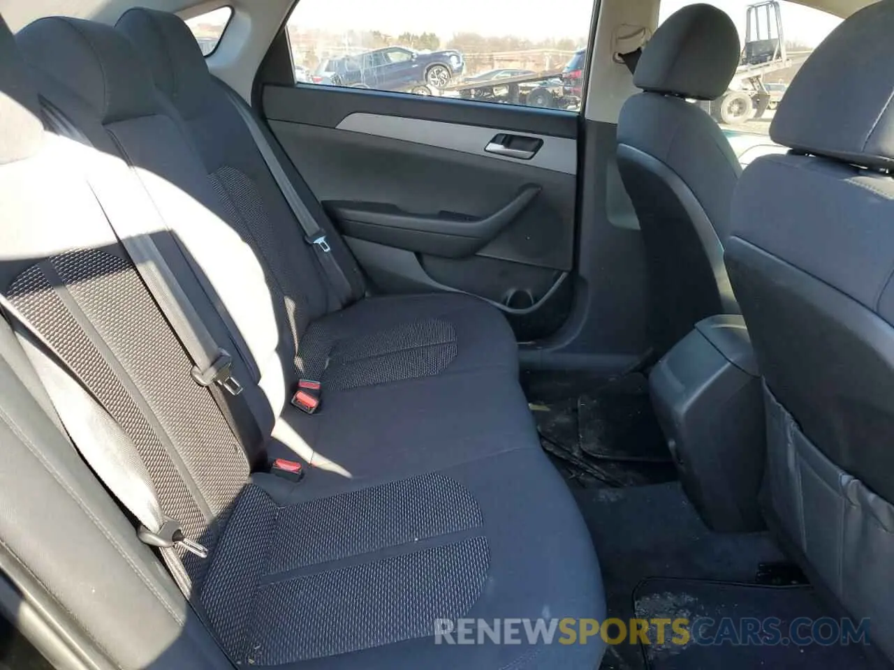 10 Photograph of a damaged car 5NPE24AF6KH780389 HYUNDAI SONATA 2019