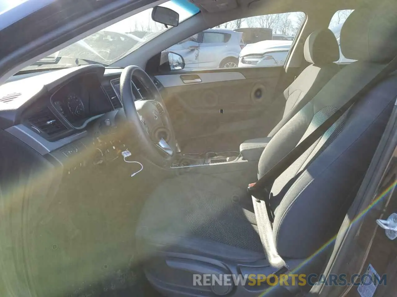 7 Photograph of a damaged car 5NPE24AF6KH780389 HYUNDAI SONATA 2019