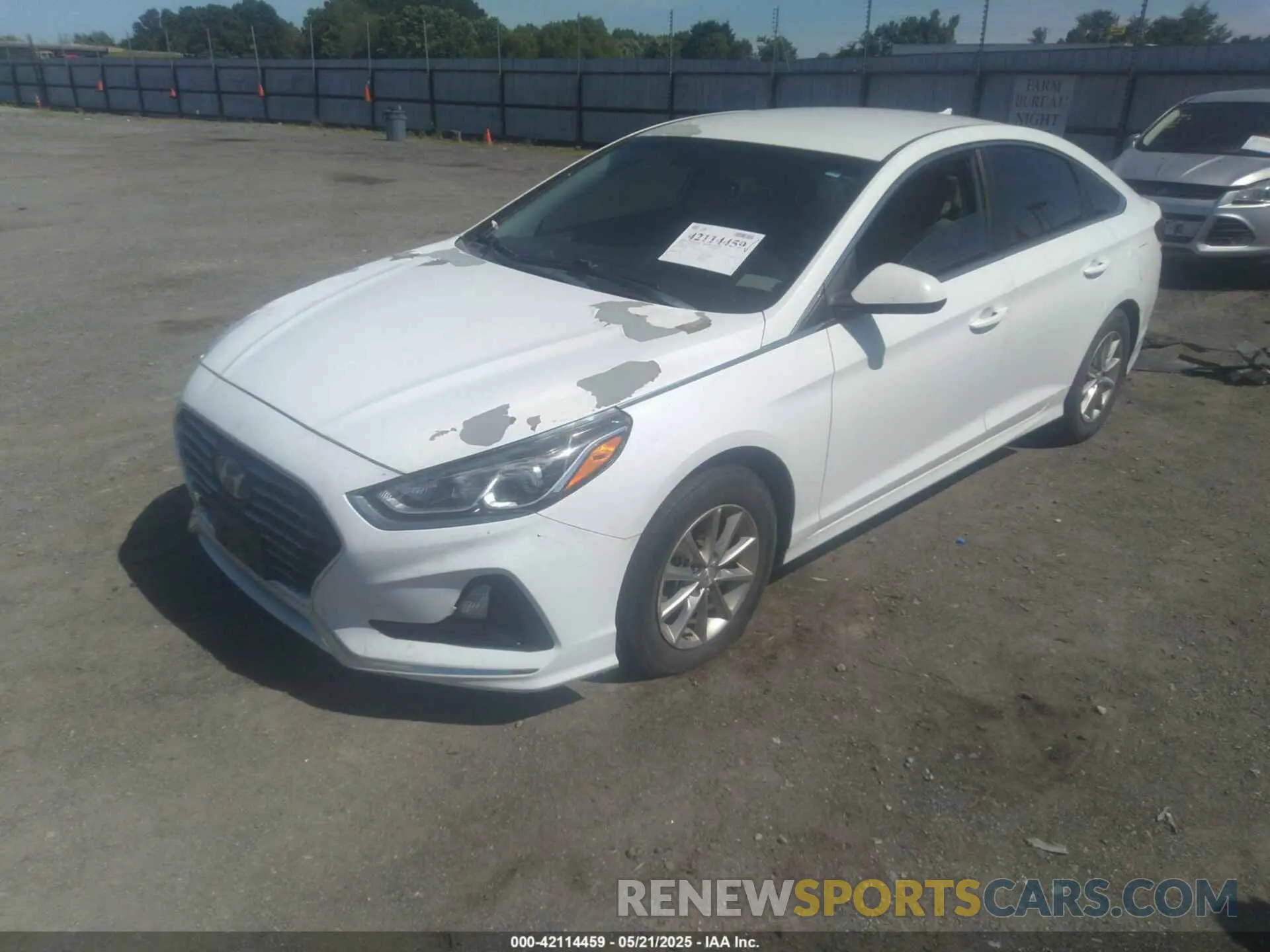 2 Photograph of a damaged car 5NPE24AF6KH791294 HYUNDAI SONATA 2019