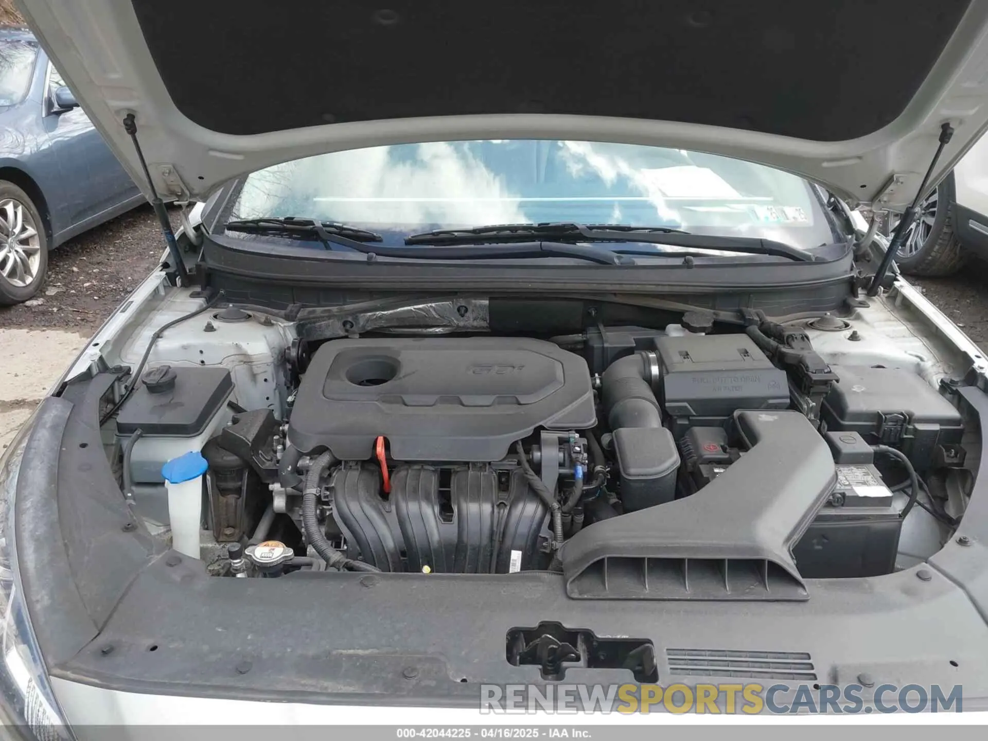 10 Photograph of a damaged car 5NPE24AF6KH815674 HYUNDAI SONATA 2019