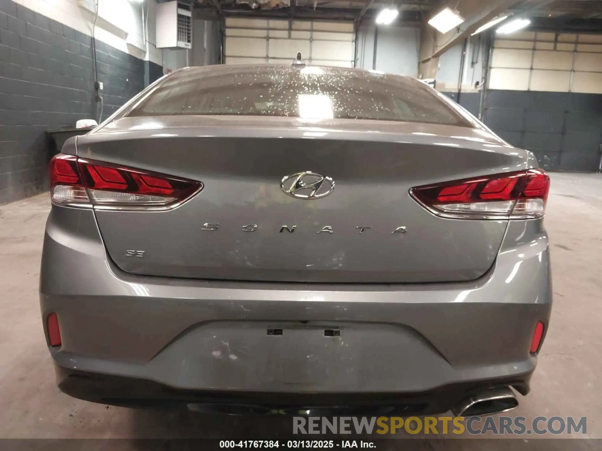 16 Photograph of a damaged car 5NPE24AF6KH817599 HYUNDAI SONATA 2019