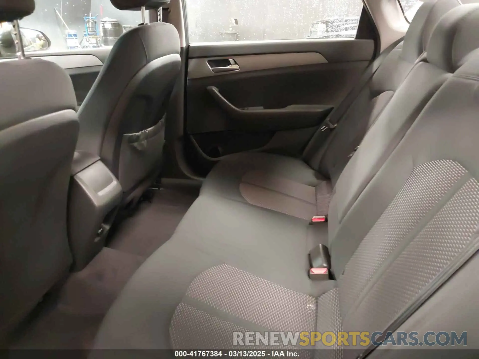 8 Photograph of a damaged car 5NPE24AF6KH817599 HYUNDAI SONATA 2019
