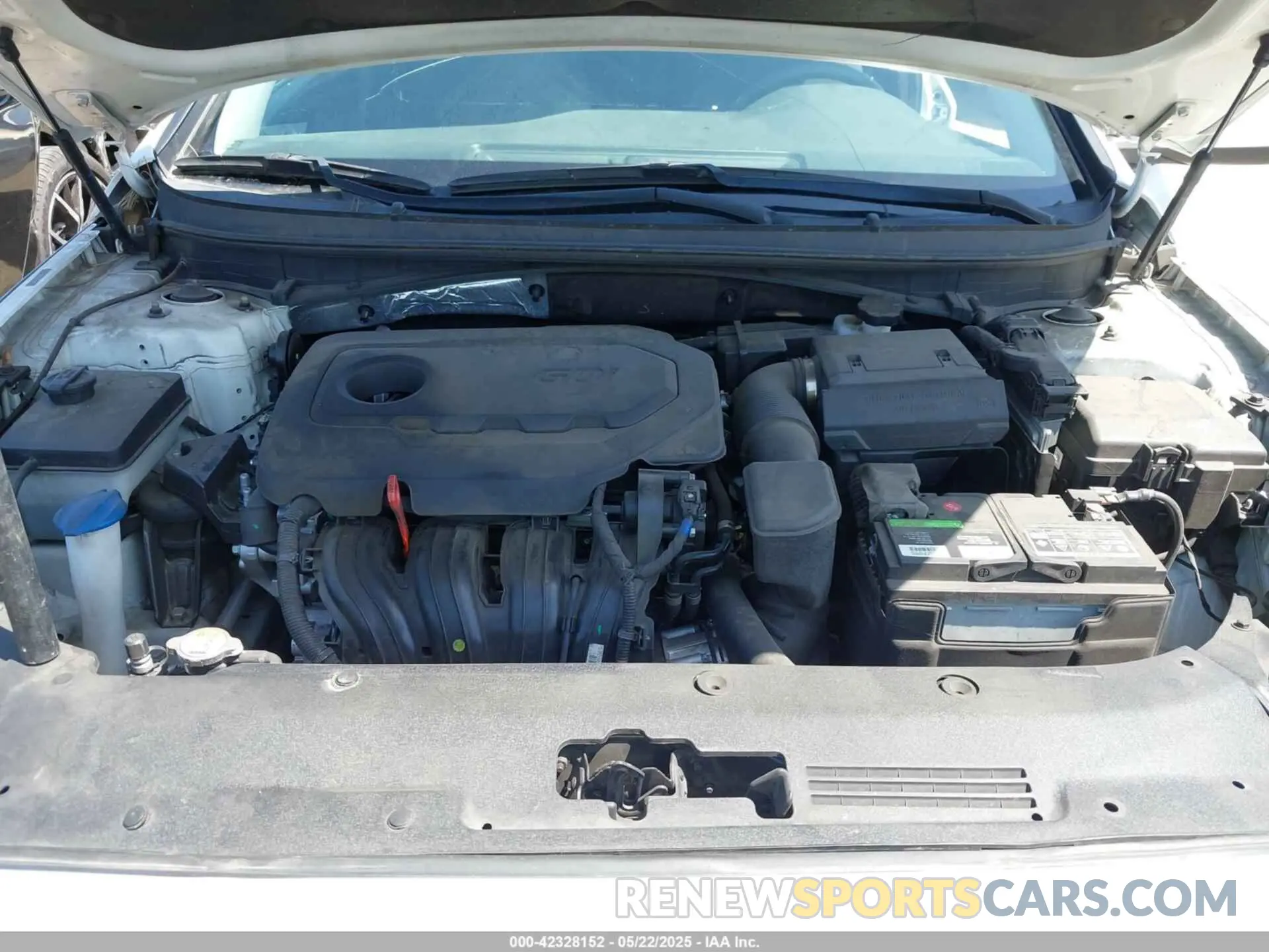 10 Photograph of a damaged car 5NPE24AF7KH736238 HYUNDAI SONATA 2019