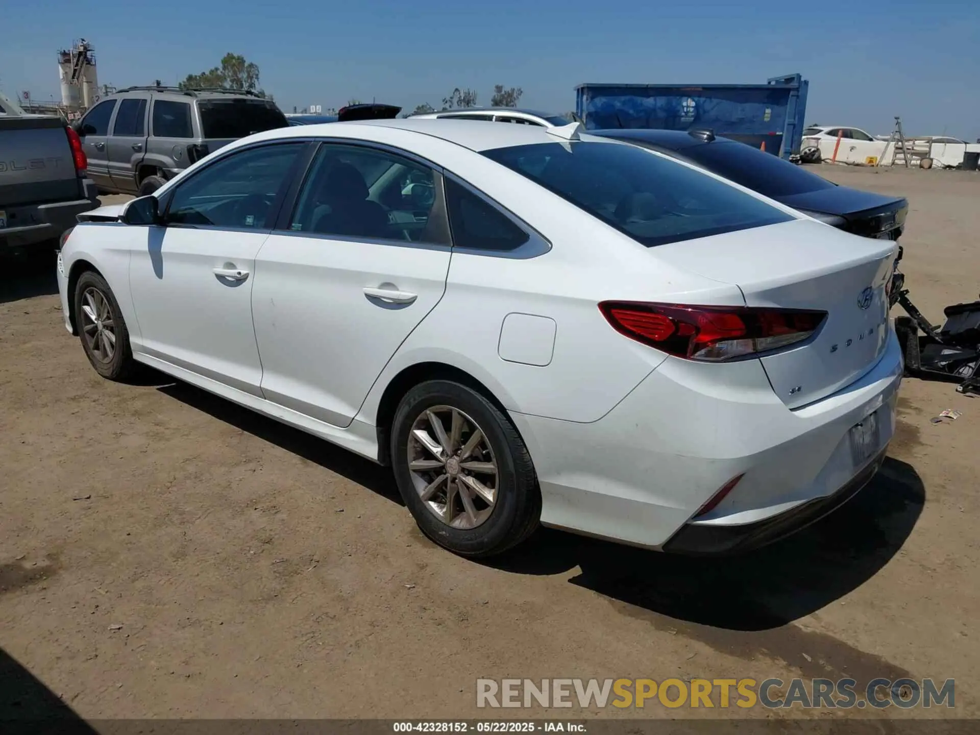 3 Photograph of a damaged car 5NPE24AF7KH736238 HYUNDAI SONATA 2019